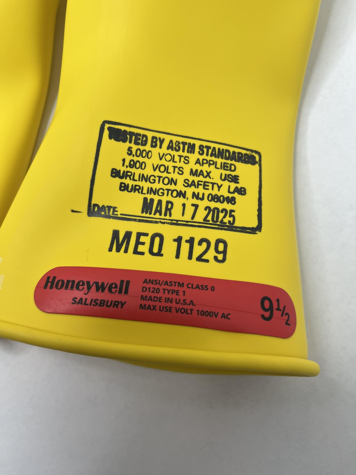 Honeywell Salisbury Class 0 D120 Rubber Insulating Gloves 9.5 Yellow 1000V AC