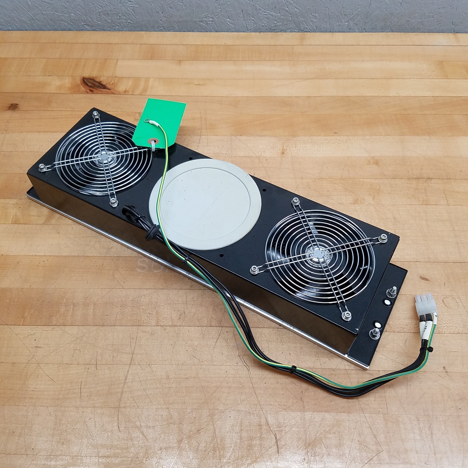 Rack 2 Fan Cooling Unit, 19×5-1/4×2-5/8″, 120V – USED