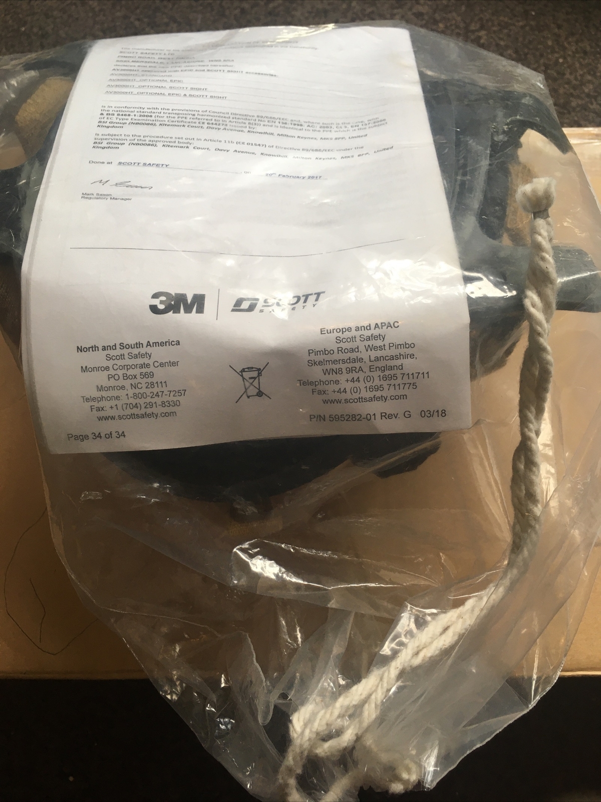 Scott Fire, CBRN & Safety AV3000 HT RECB Size Large Positive Pressure Face mask