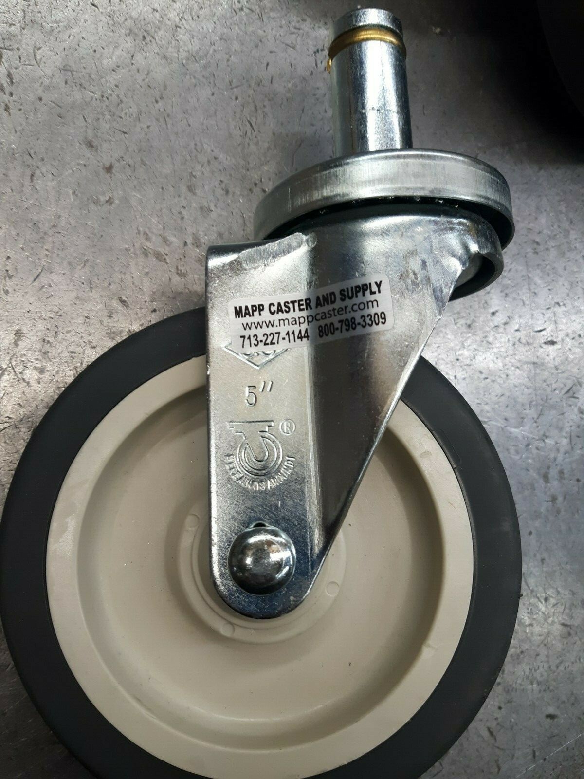 Set of 4 Metro Rack 5″ Casters 2 with Brakes and 2 Without Brakes NSF