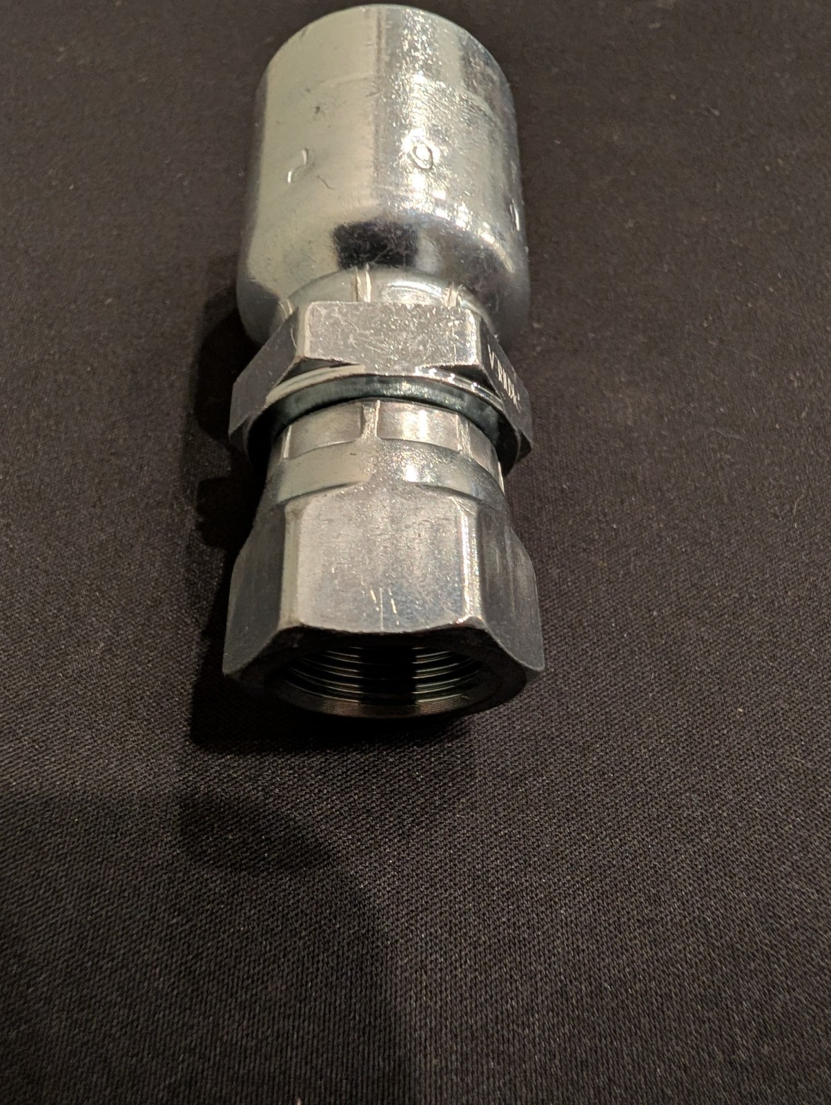 1FU43-6-6 Parker Adapter Swivel 3/8 BSPP (Flare) X 3/8 Hose Steel