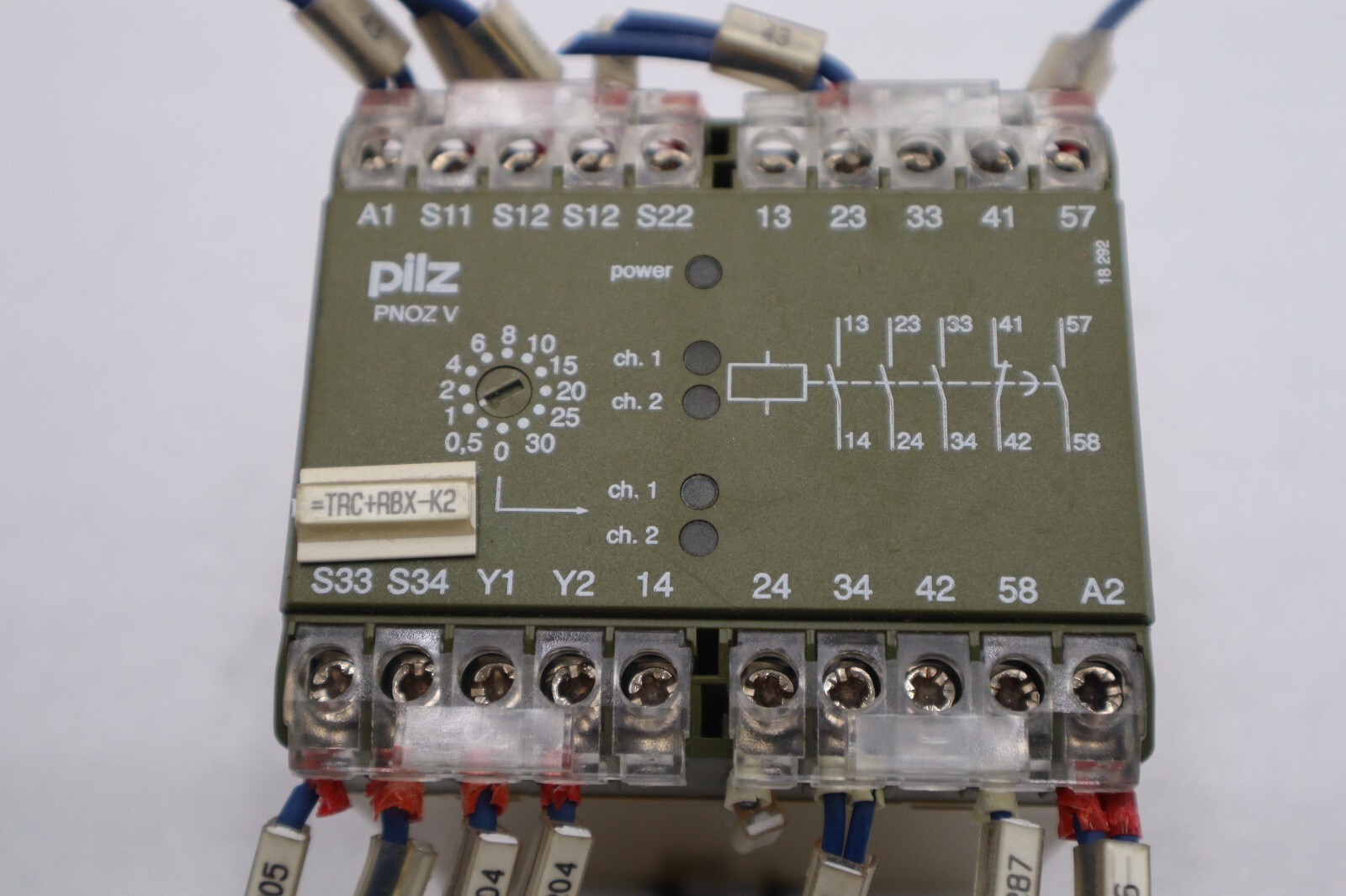 PILZ SAFETY RELAY 474790 PNOZ V 30S 24 V DC PNOZV30S24VDC STOCK L-453C