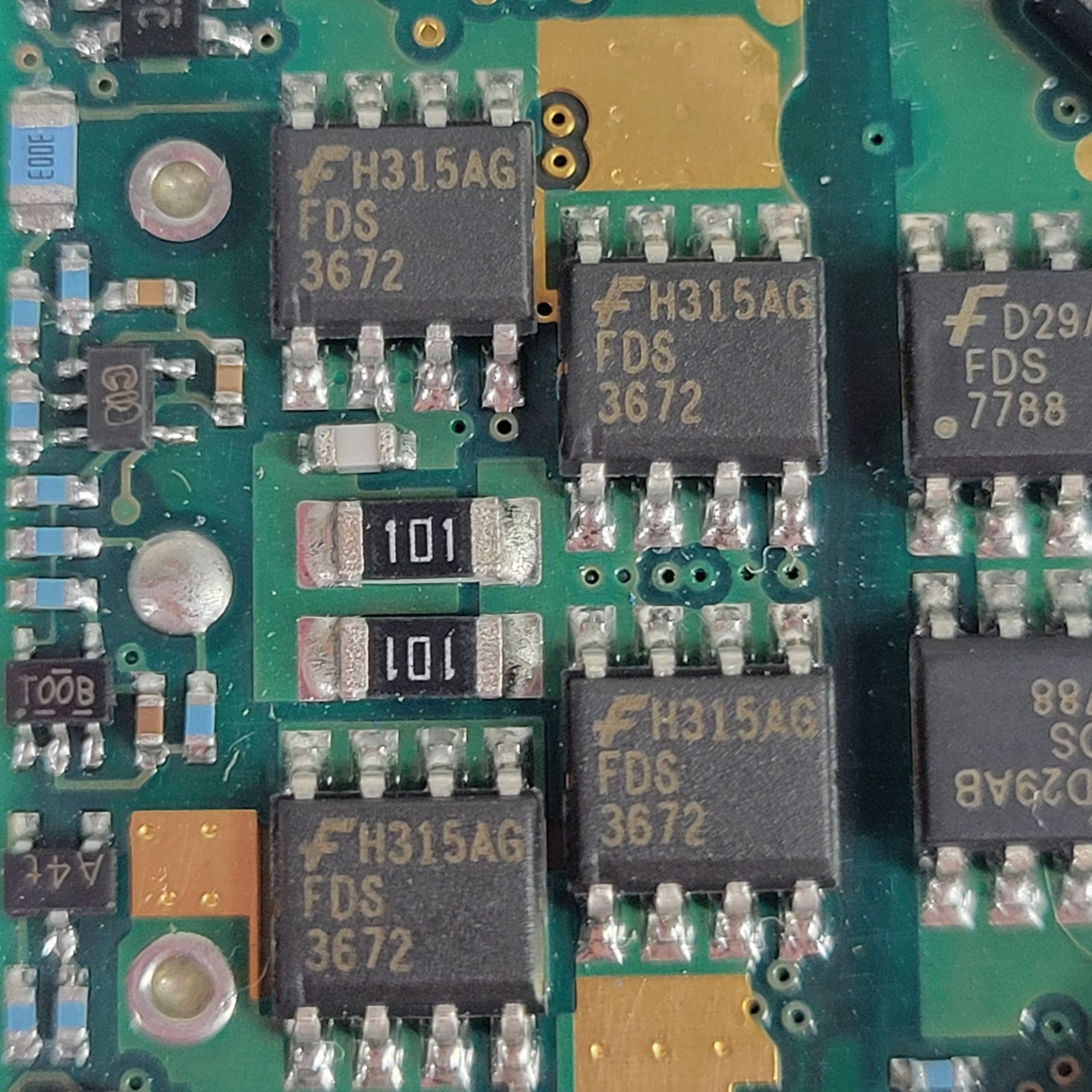Bel Power / Power-One QM48T50015-NAA0 DC-DC Converter 36-75V In 1.5V 50A 75W