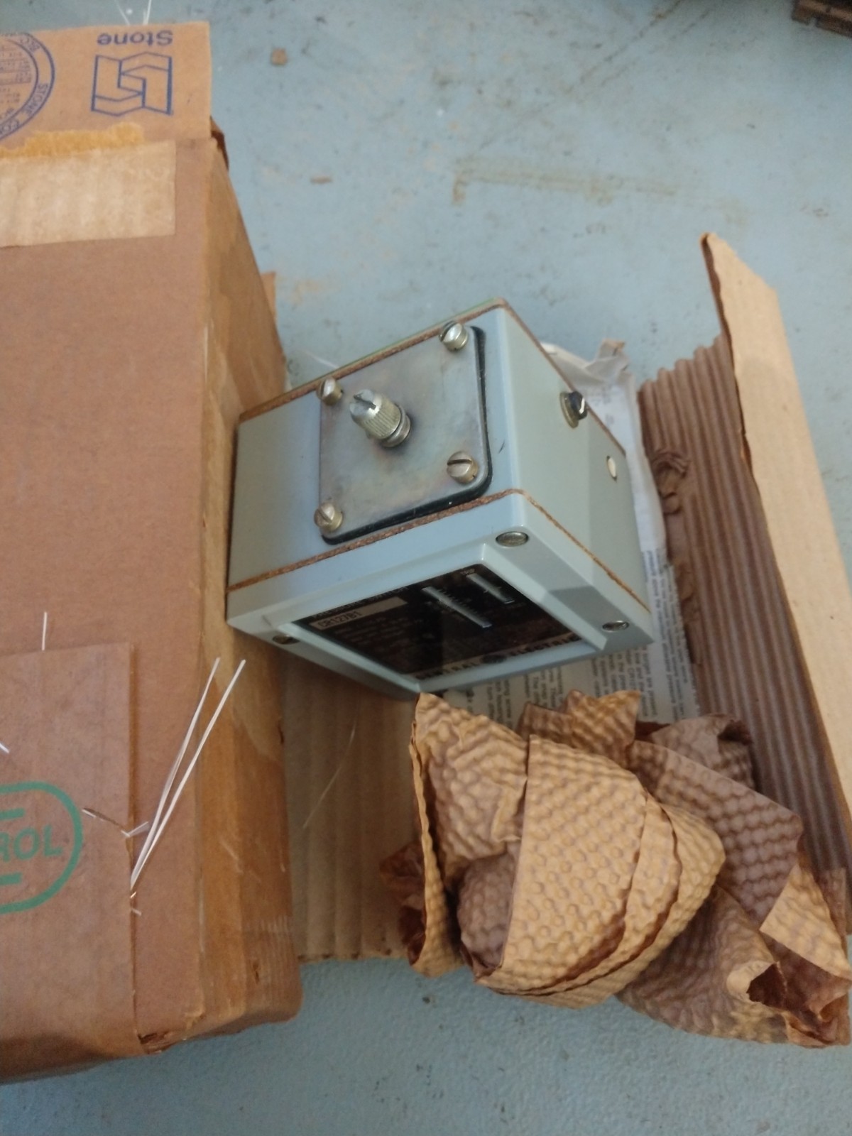GE CR127B1 120-600V 1-115 psi Pressure Switch in NEMA 13 Enclosure BRAND NEW NOS