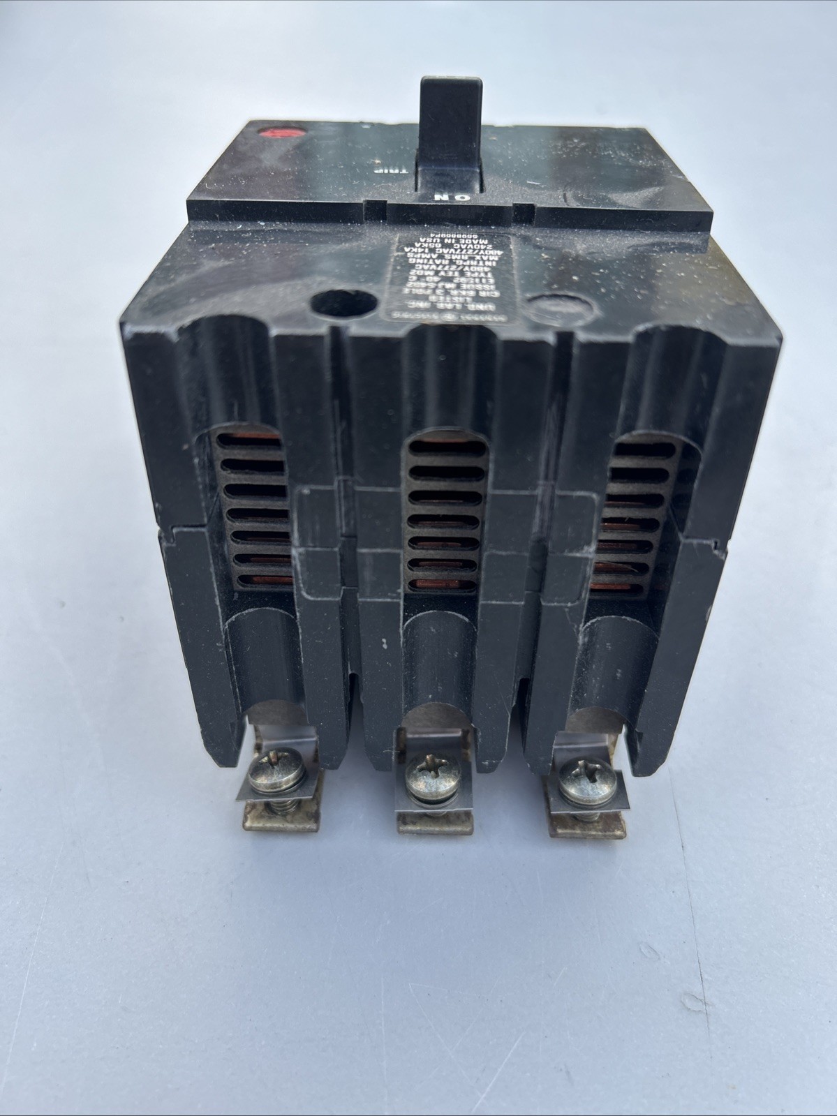 GE TEY330 CIRCUIT BREAKER, 480/277-VOLT, 3-POLE, 30-AMP, BRK / TEY FRAME