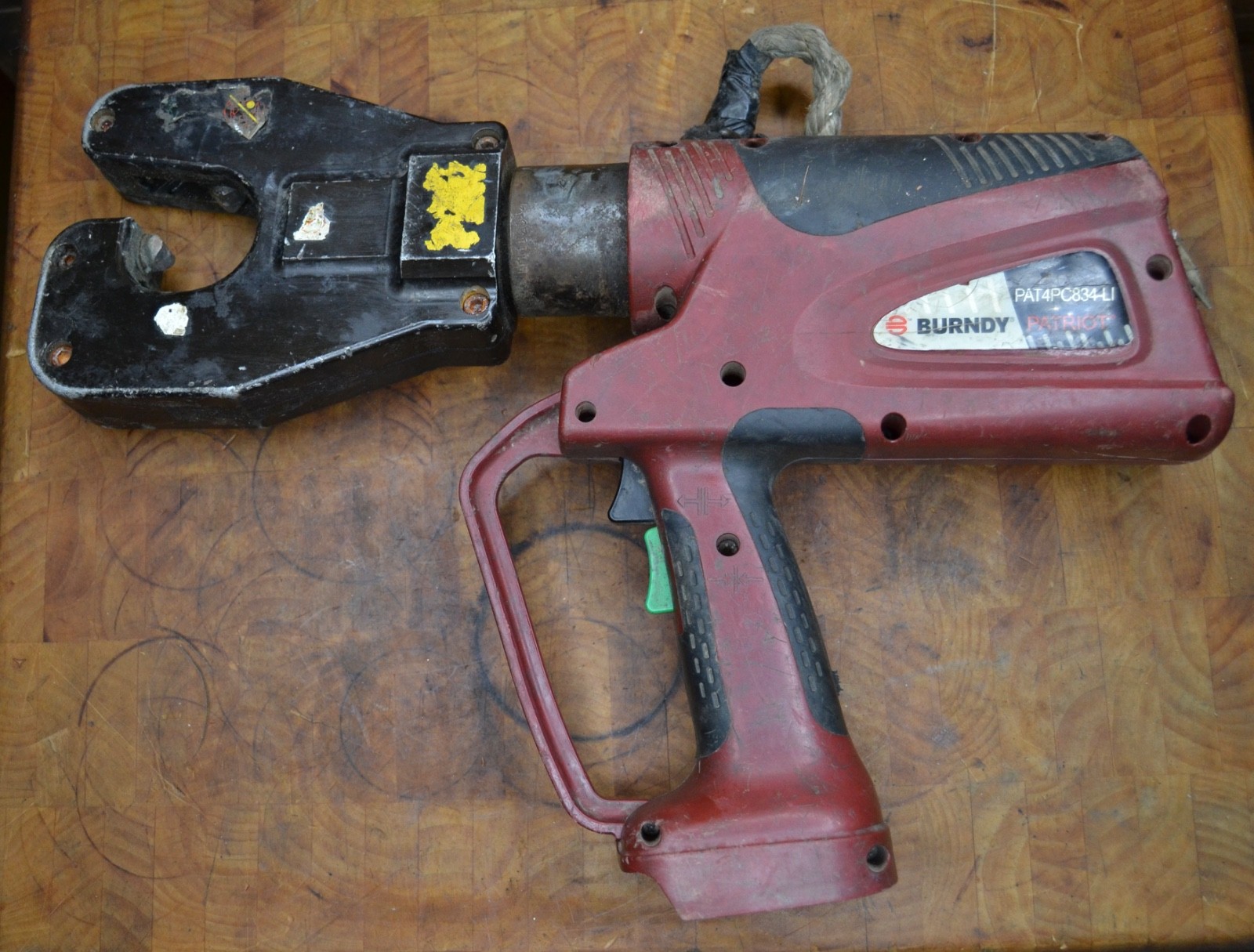 Burndy PATRIOT 4PC834 4-POINT 6-Ton Dieless C-Head Battery Actuated Crimper #4