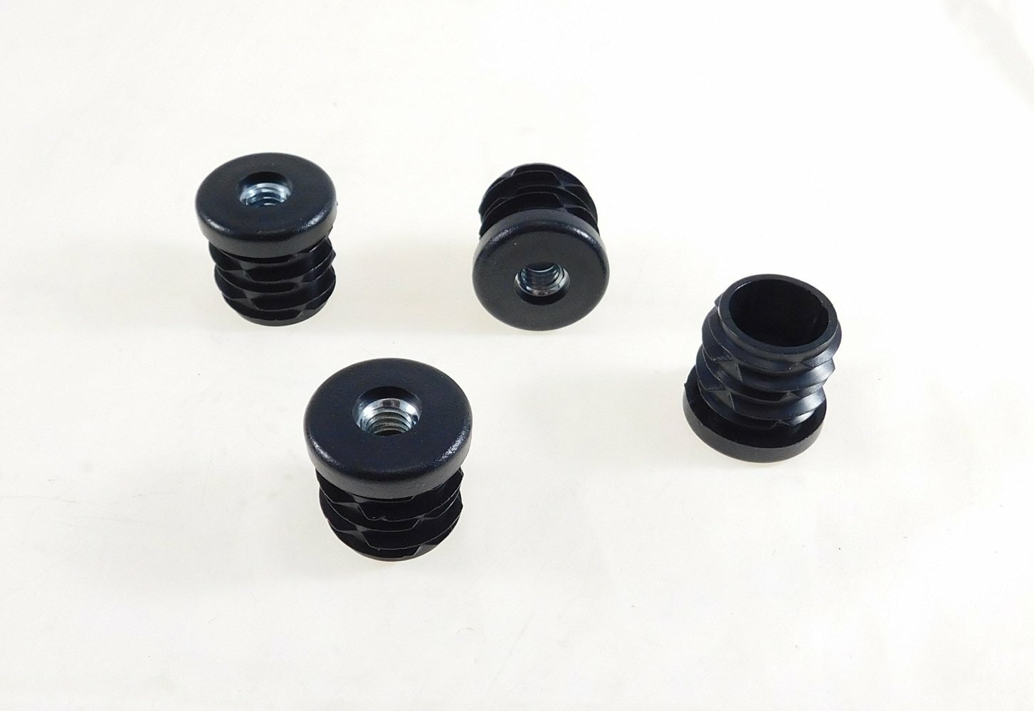 4 Pack Threaded 1″(OD) Round Plastic Tubing Insert 1/4-20 Threads S28-324BK