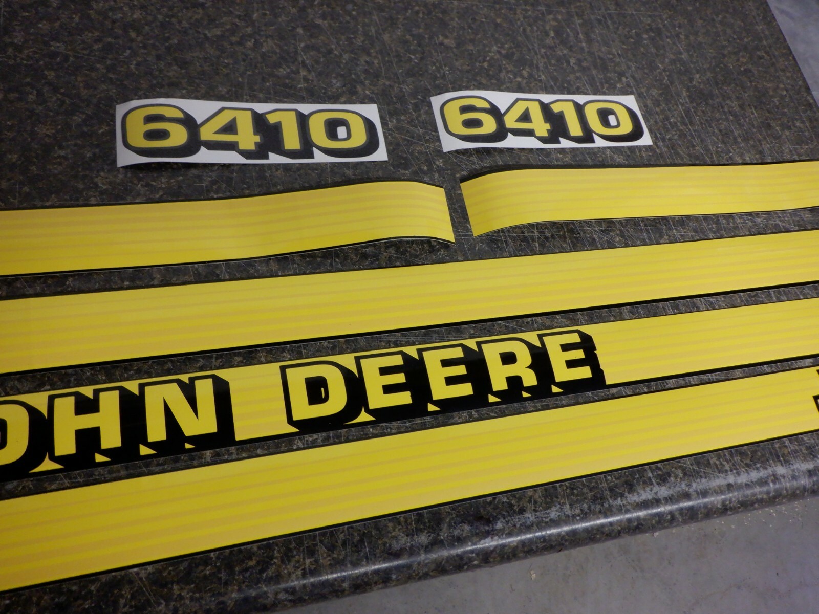 JOHN DEERE 6410 DECALS. HOOD AND NUMBERS ONLY. SEE DETAILS AND PICTURES.