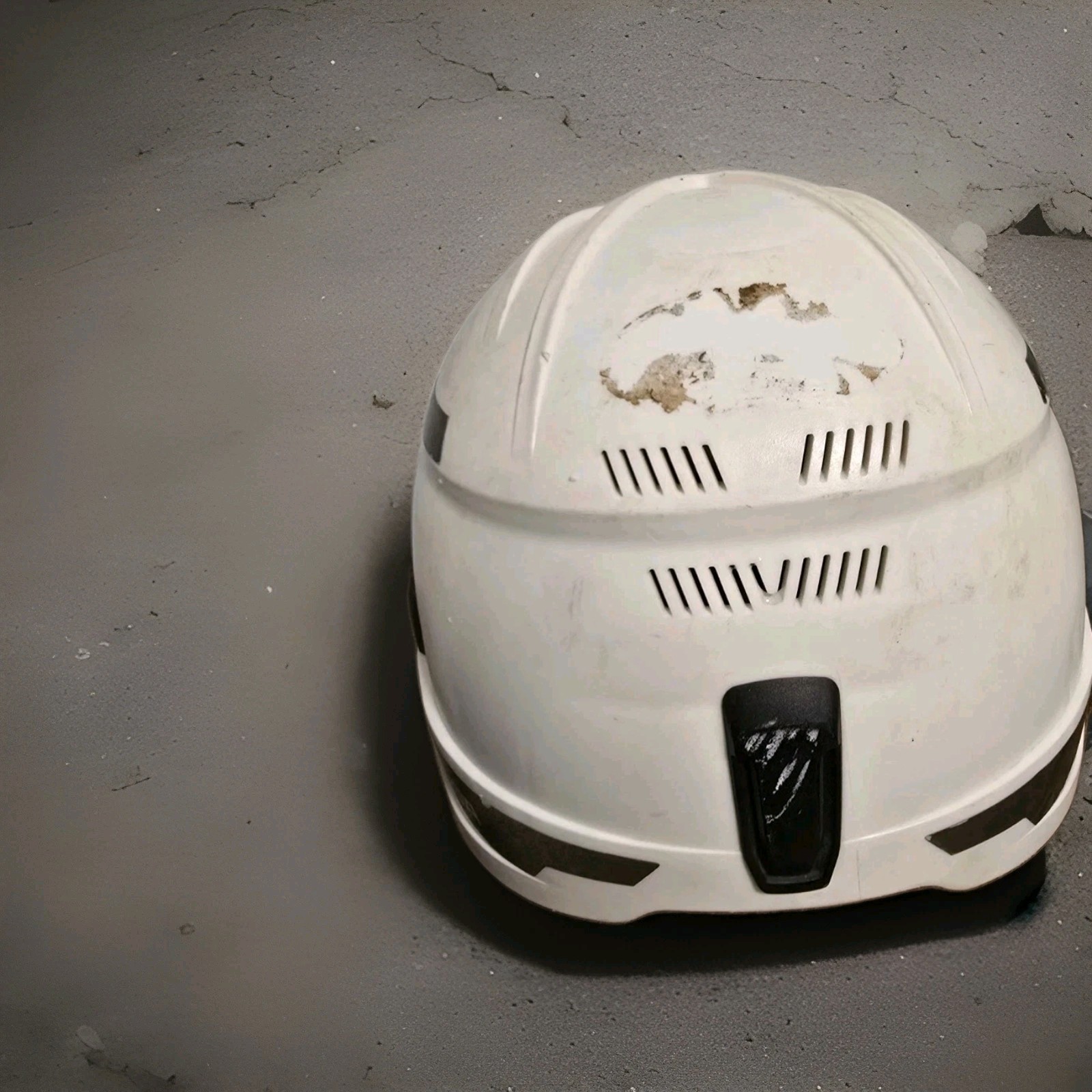 MSA V-Gard H1 Safety Helmet
