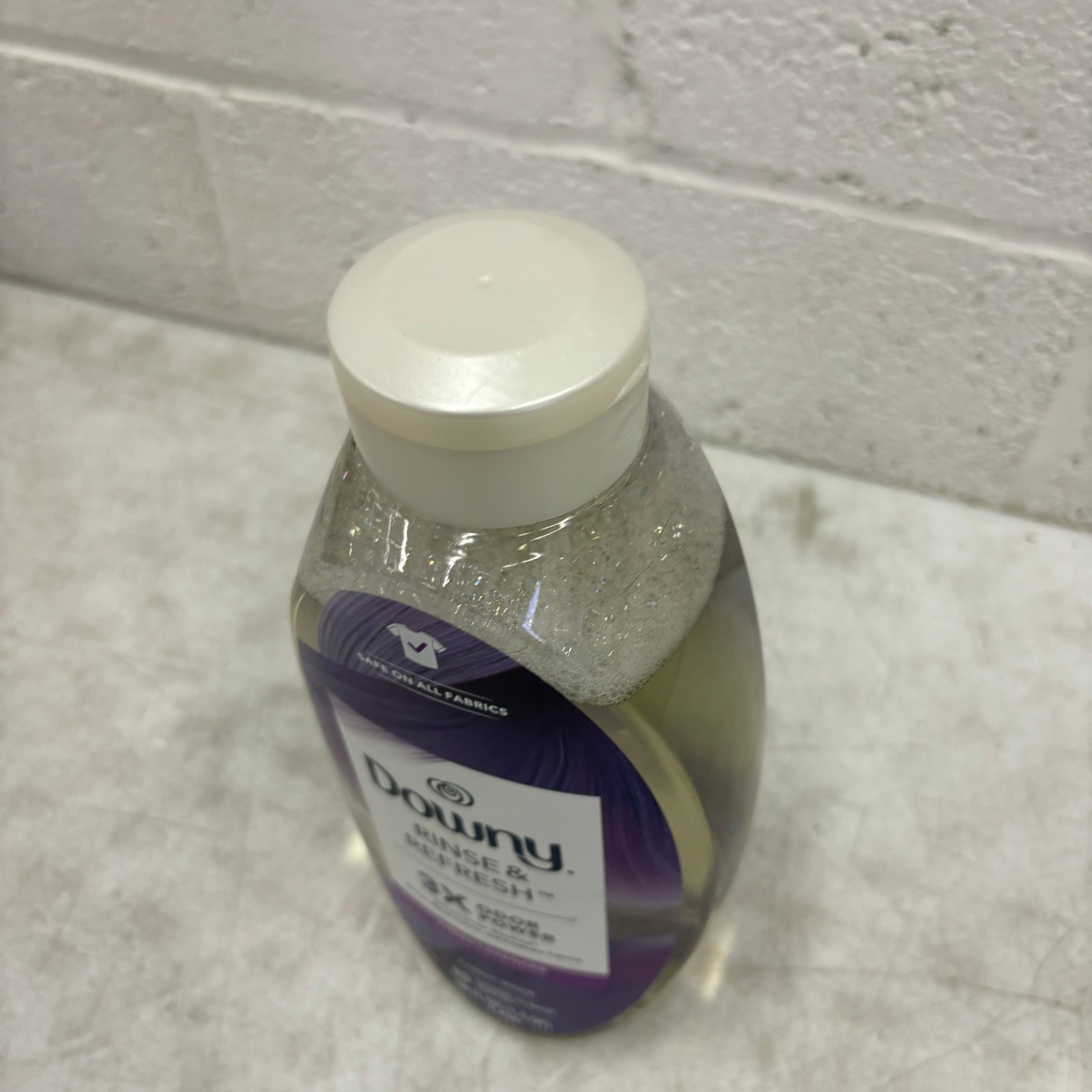 Downy Rinse and Refresh Fabric Rinse Fresh Lavender – Rinse Out Odors – 48 fl oz
