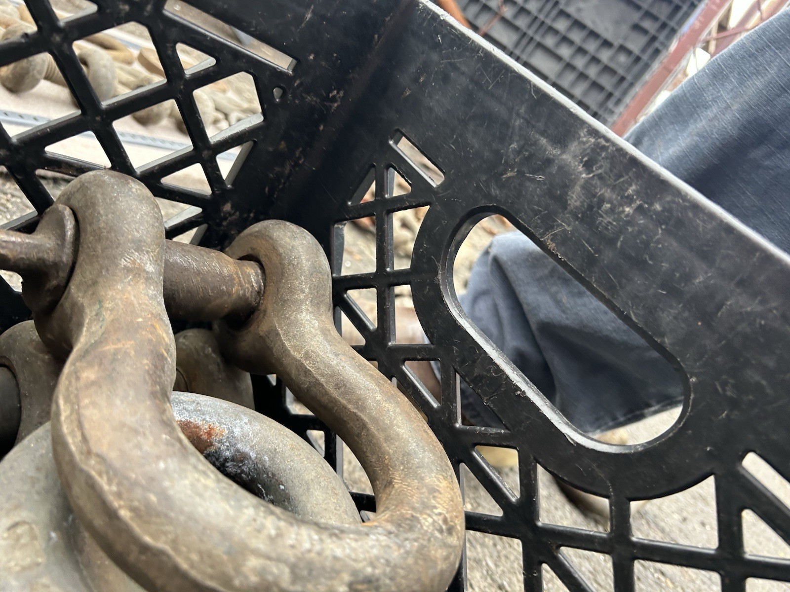 Assorted Large And Heavy Duty Shackles Two Crosby’s And Two Pairings