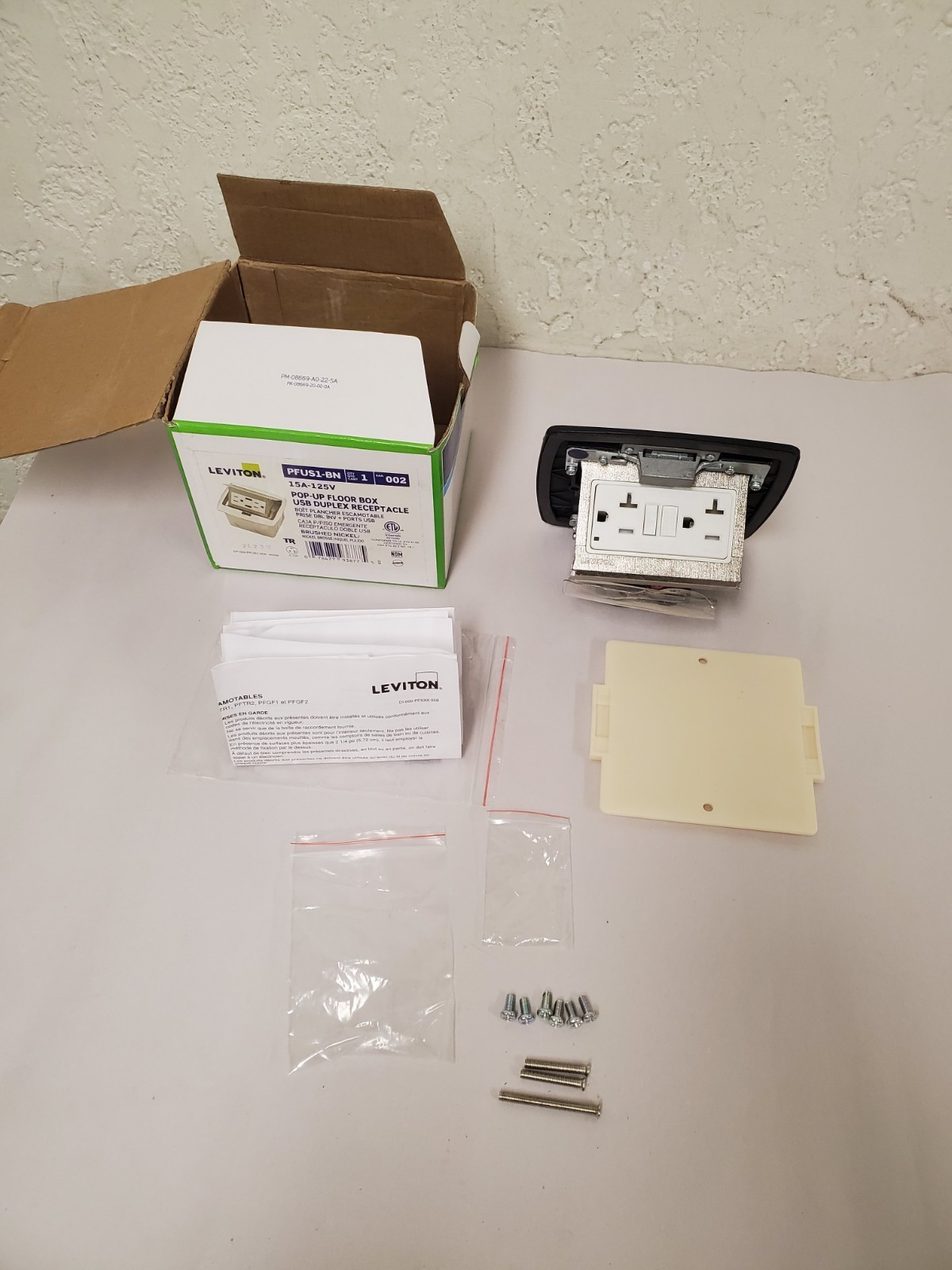 *READ DESC* Leviton Pop-Up Floor Box w/ 3.6 Amp USB Charger 15 Amp Outlet Bronze