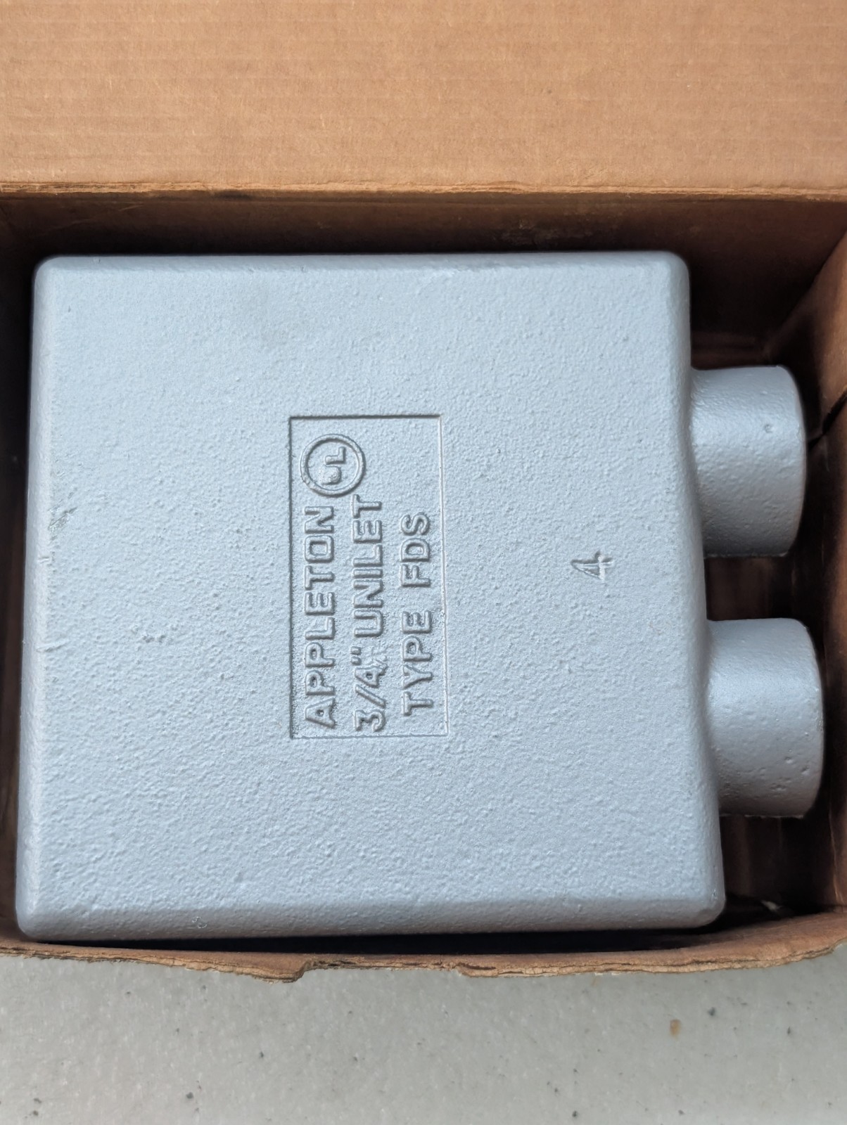 Appleton FDS-2-75 Cast Device Box 2-Gang Deep 3/4″ Malleable Iron Unilet – NOS