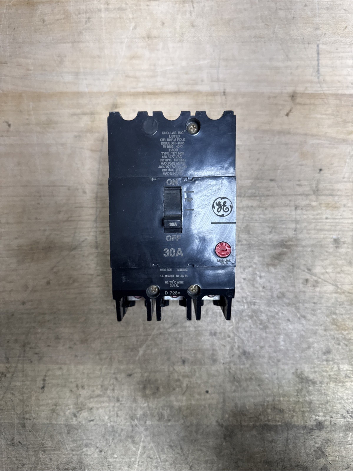 GENERAL ELECTRIC TEY330 TEY 3 POLE 30 AMP 480v CIRCUIT BREAKER