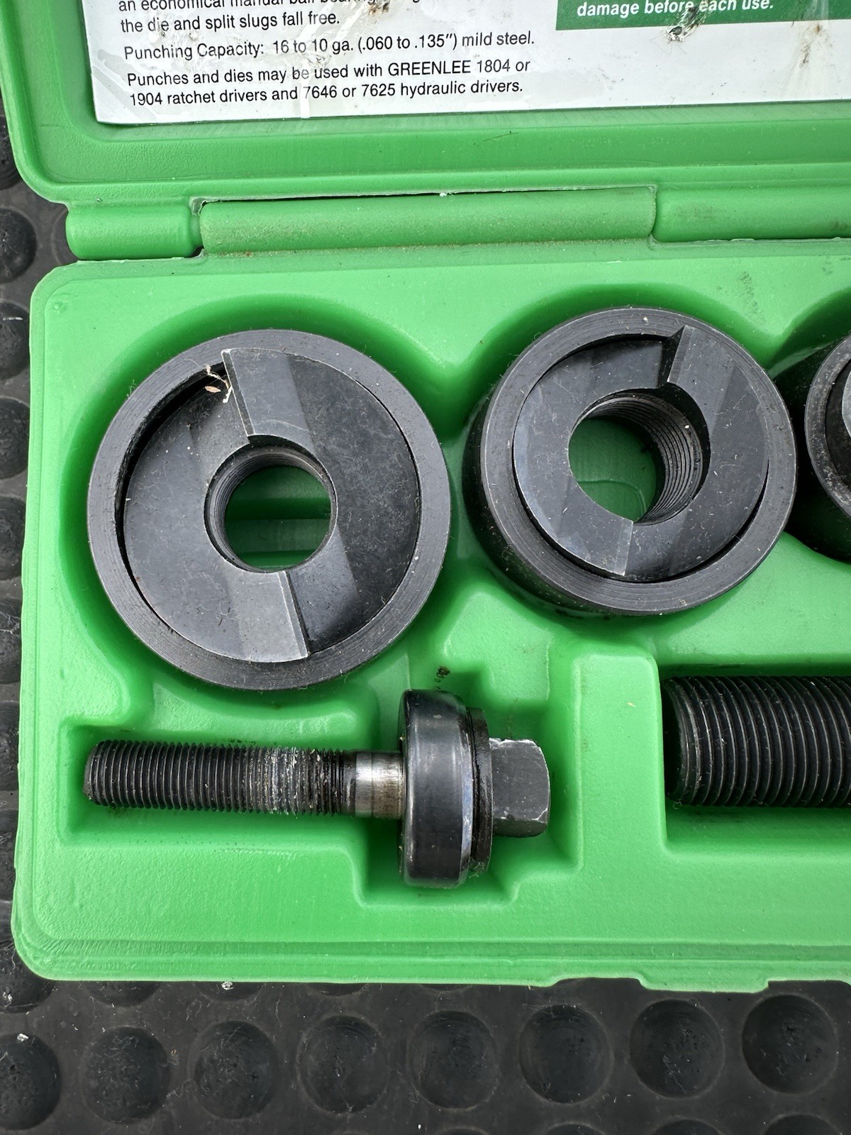 Greenlee 7235BB Slug Buster Knockout Conduit Punch Set 1/2 to 1-1/4″ CLEAN