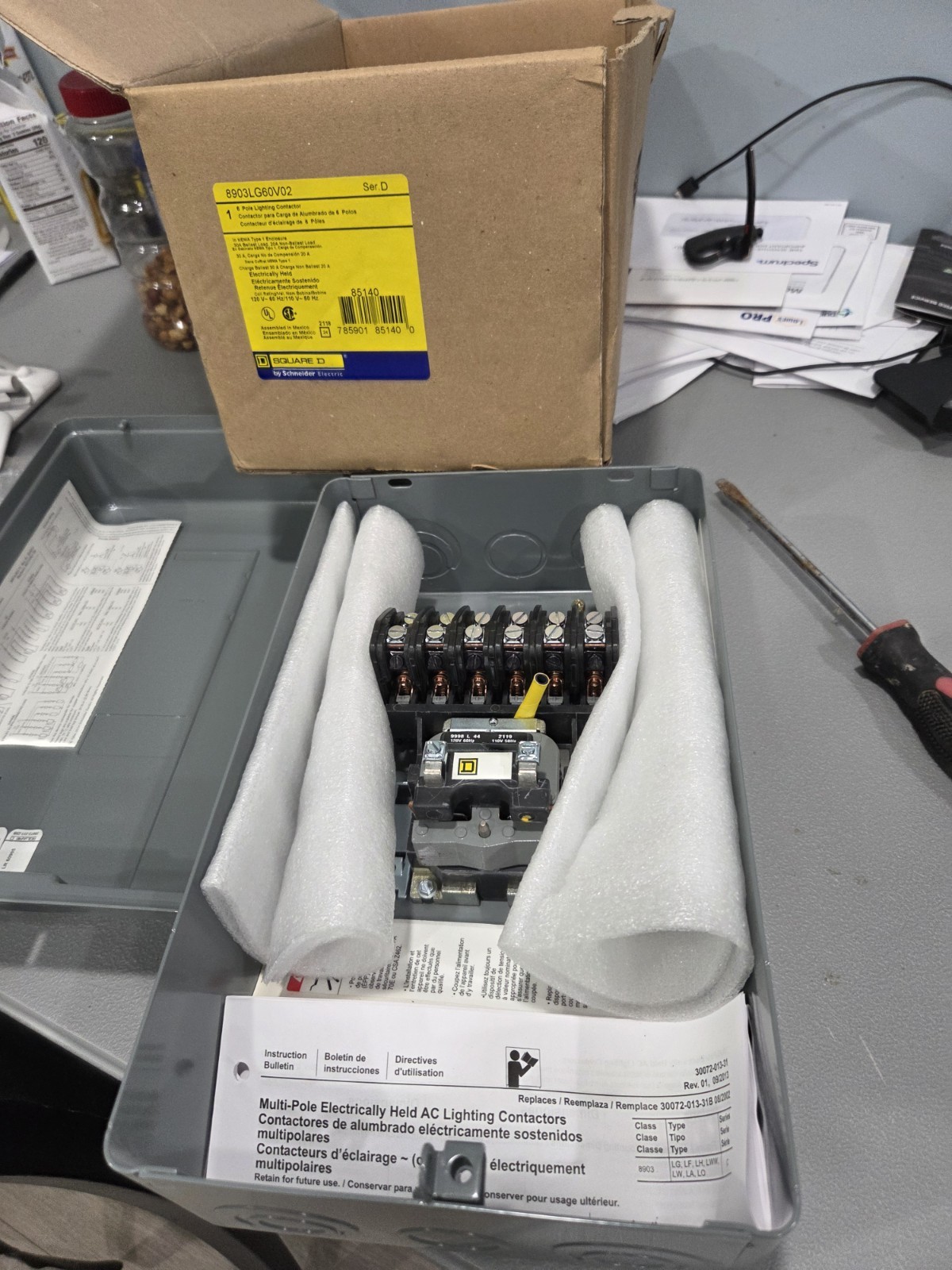 Square D Electrically Held Lighting Contactor 6-Pole 30A 120V Coil 8903LG60V02