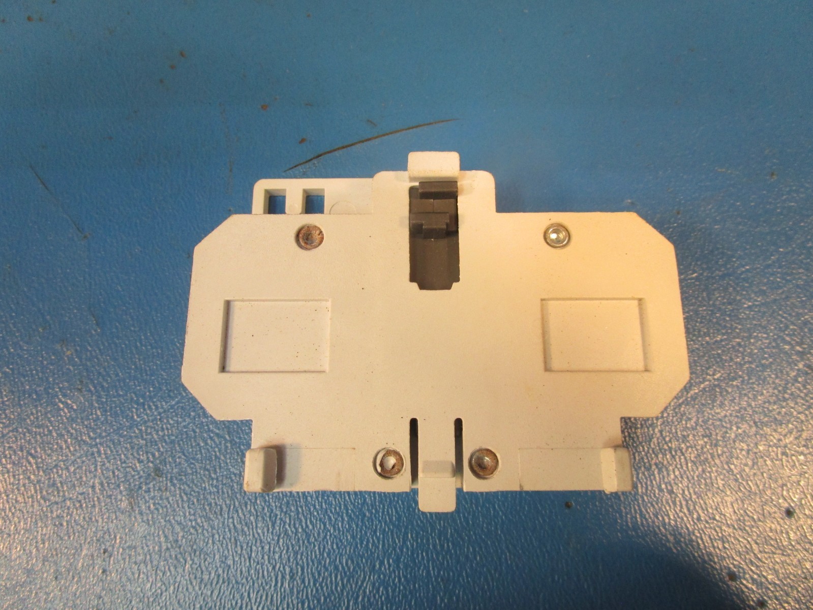 Cutler Hammer C320KGS2, AUXILIARY CONTACT, SIDE MOUNT