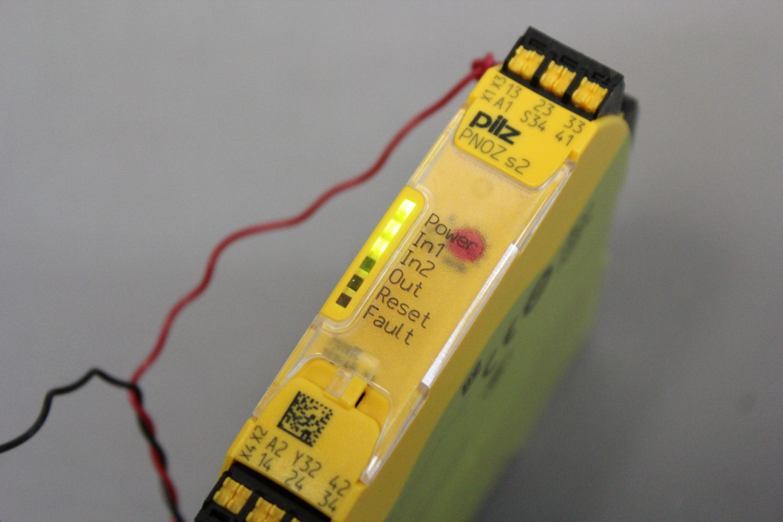 PILZ PNOZ s2 SAFETY RELAY PNOZ s2 24VDC 3n/o 1n/c 751102