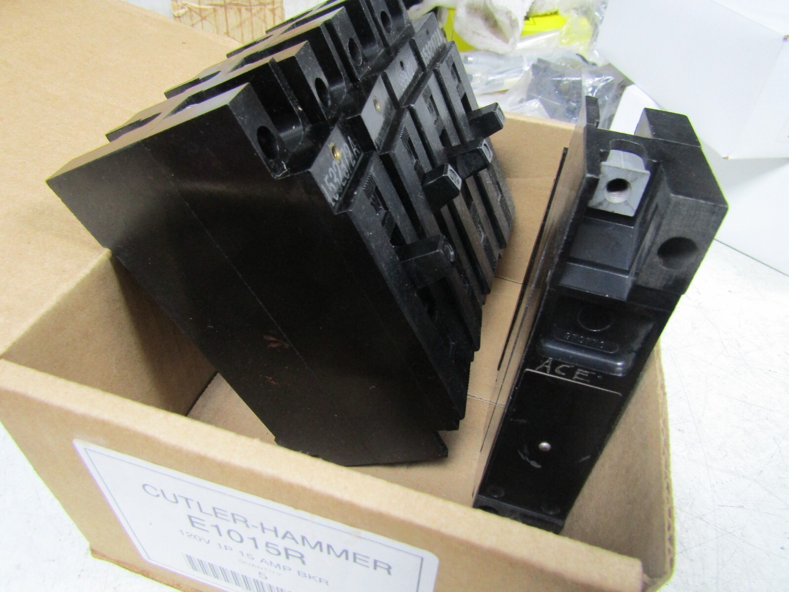 🔥 NEW CUTLER HAMMER 15 AMP CIRCUIT BREAKER SINGLE POLE 120 VAC 1P E1015 E1015R