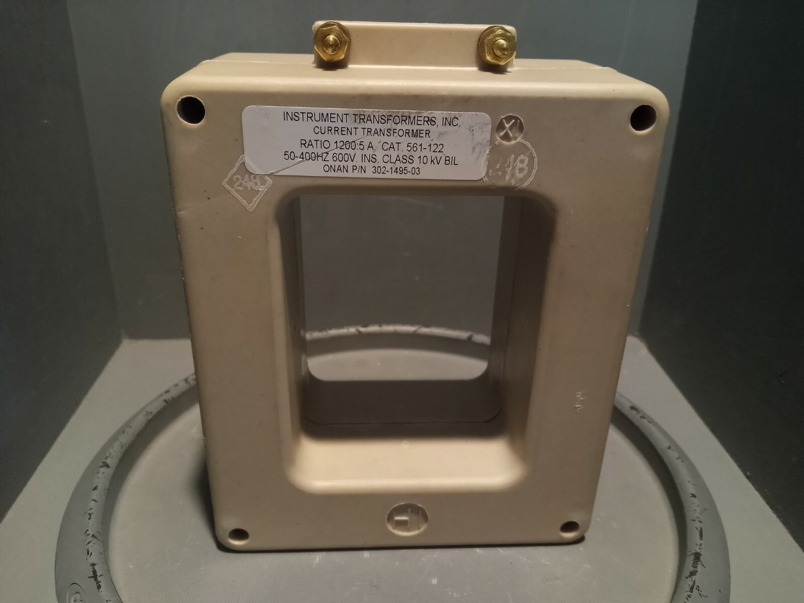 Instrument Transformers, Onan Transformer, 600V, 50-400Hz, 1200:5A, 561-122