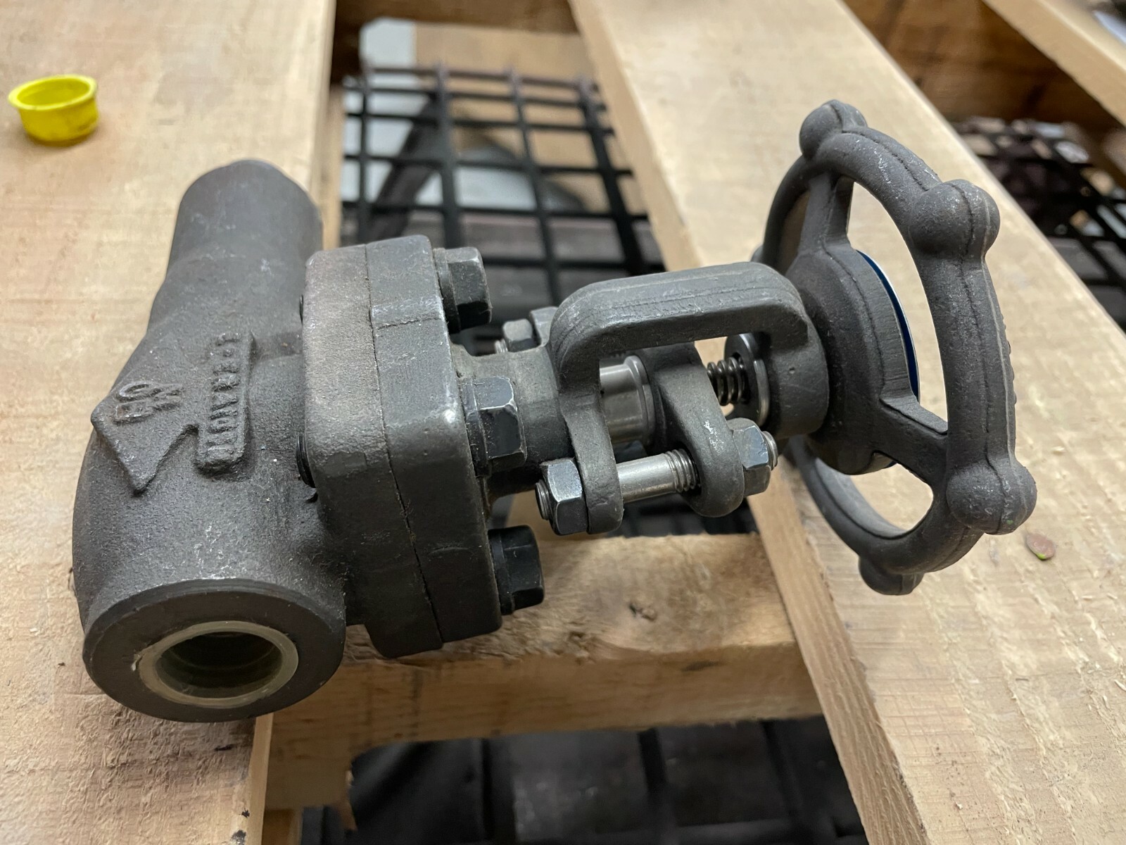 OMB MB-810 Gate Valve 1/2″ CL800 FNPT x Male Socket Insert A105N Forged Steel