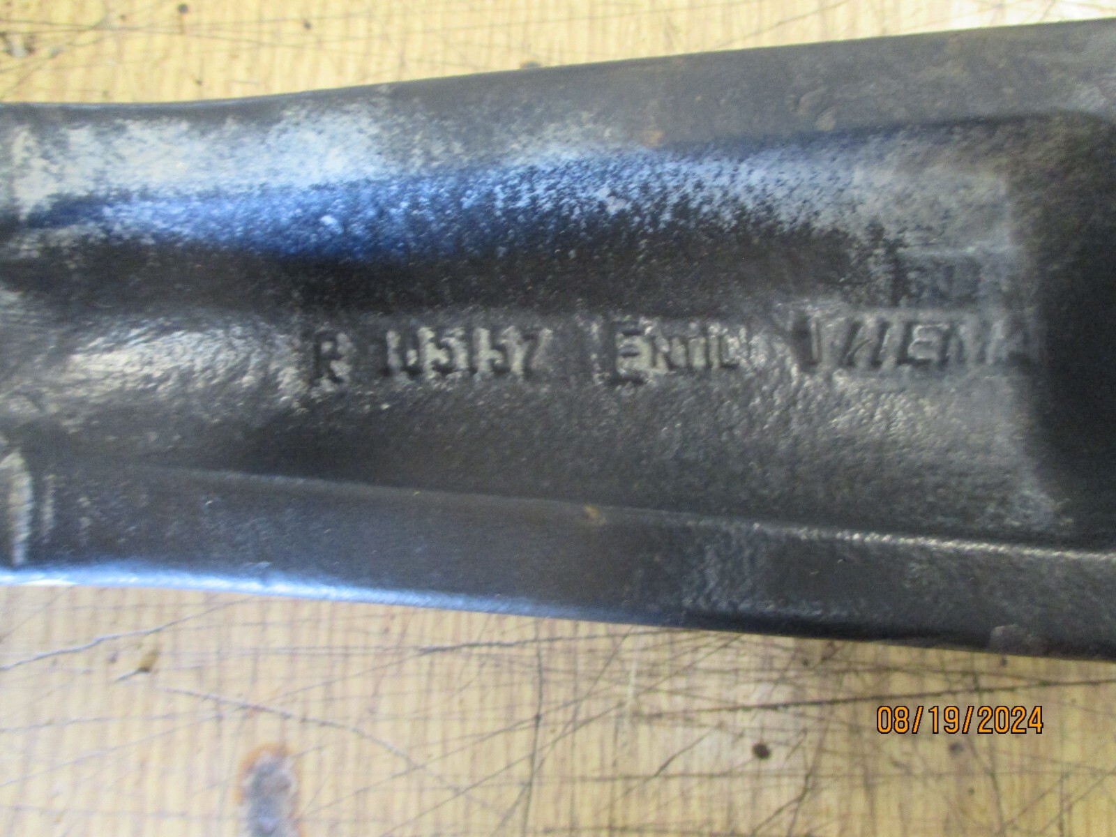 JOHN DEERE 5225 LEFT HAND LIFT ARM #R105157 USED ORIGINAL GOOD CONDITION