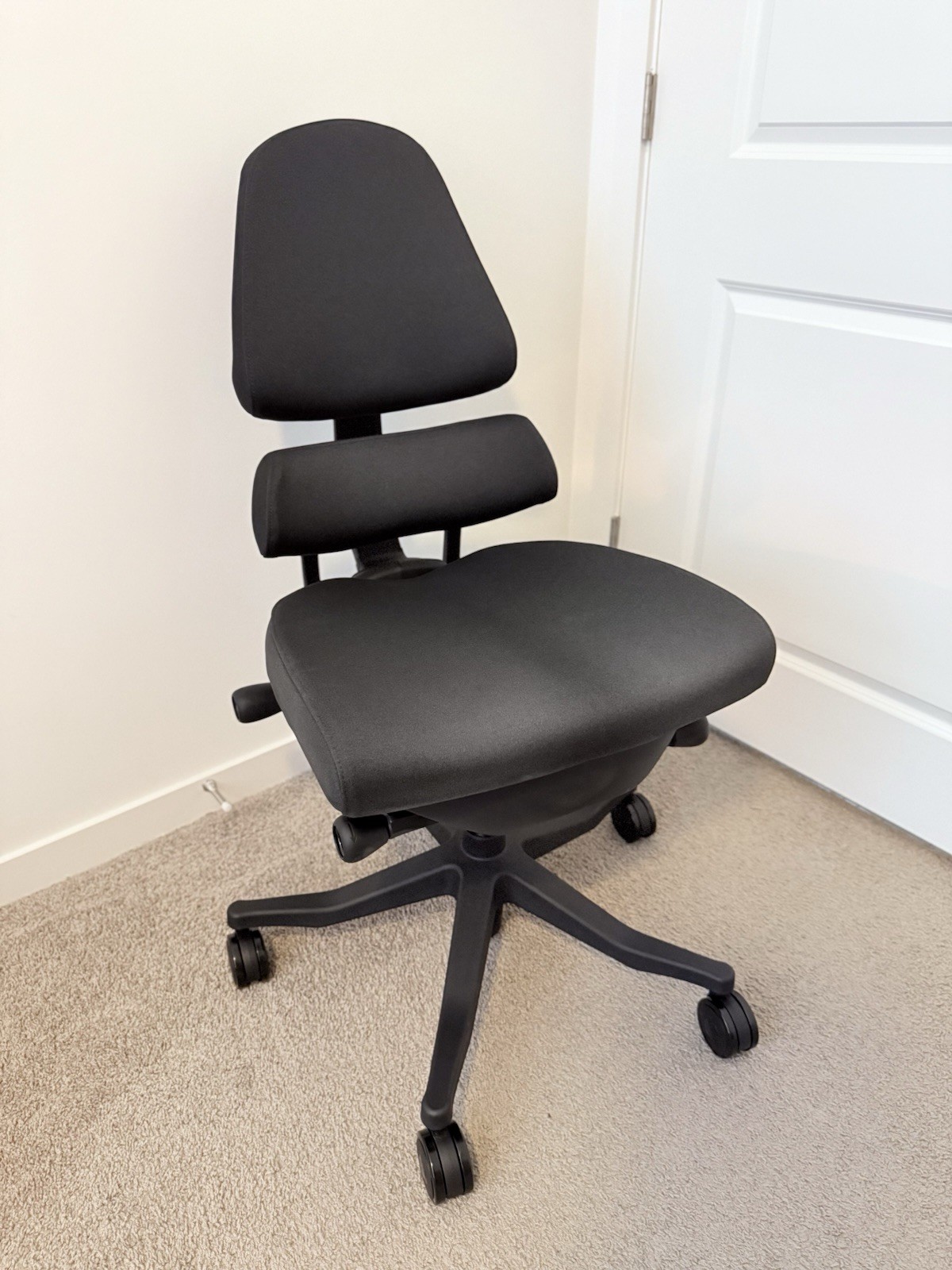 Anthros Ergonomic Chair • Black Onyx Athlon Fabric • Slightly Used