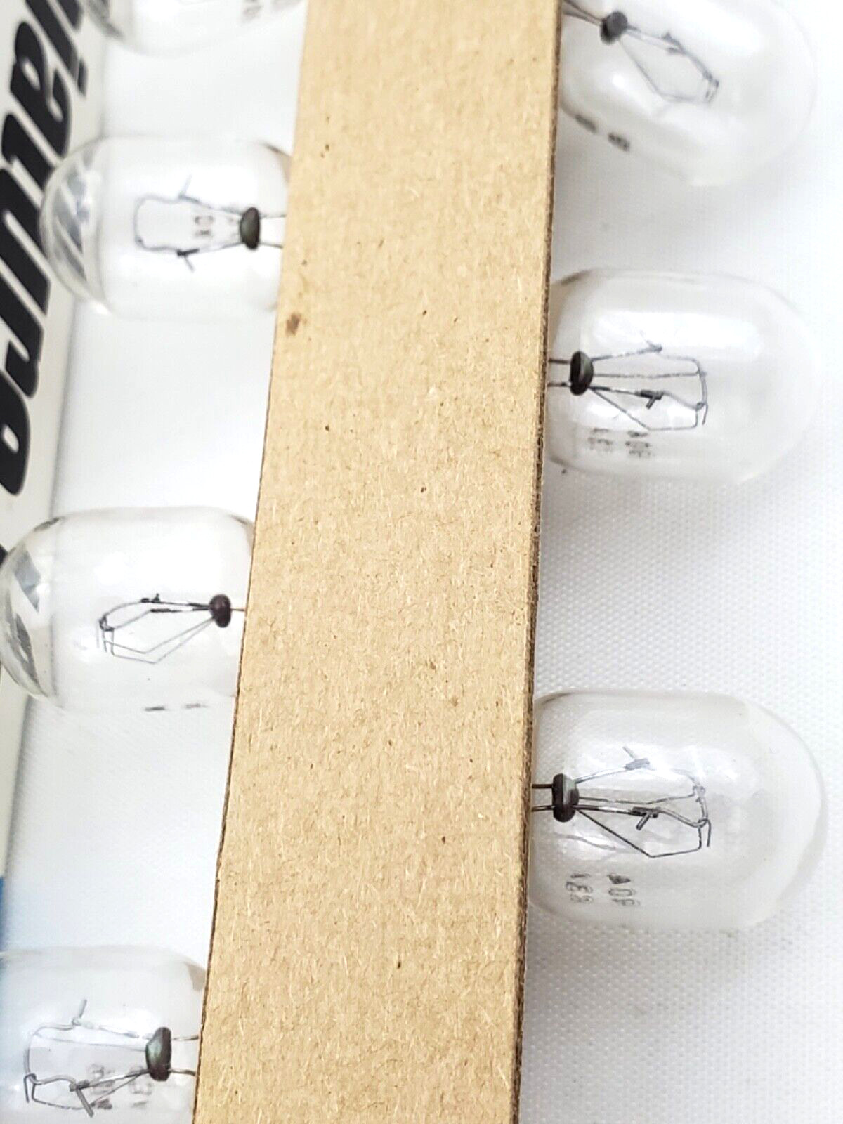 Box of 10 Sylvania 904 Miniature Lamps 13.5 Volt .69A Glass Wedge Base