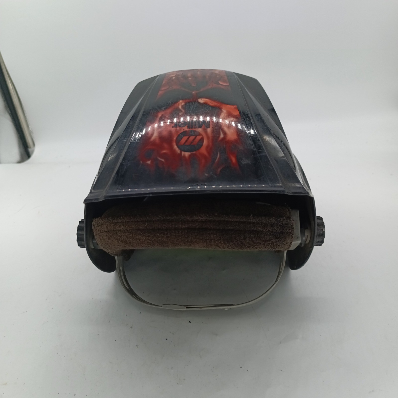 Miller Helmet w/ Snap on YA4606 Auto Darkening Skull Flames Black Red Shade 6-13
