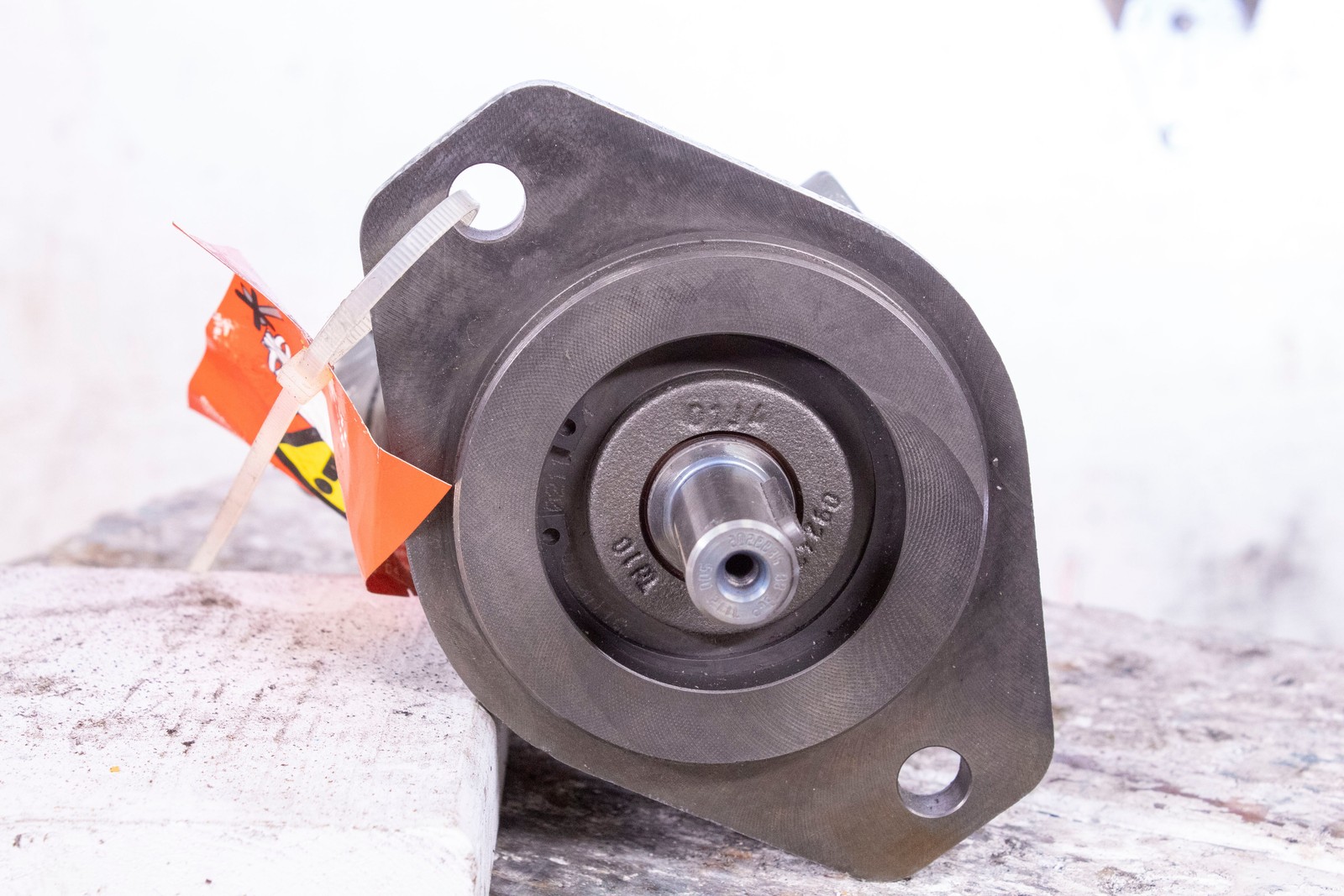 Rexroth R902205896 AA2FM10/61W-VPC530 Hydraulic Motor