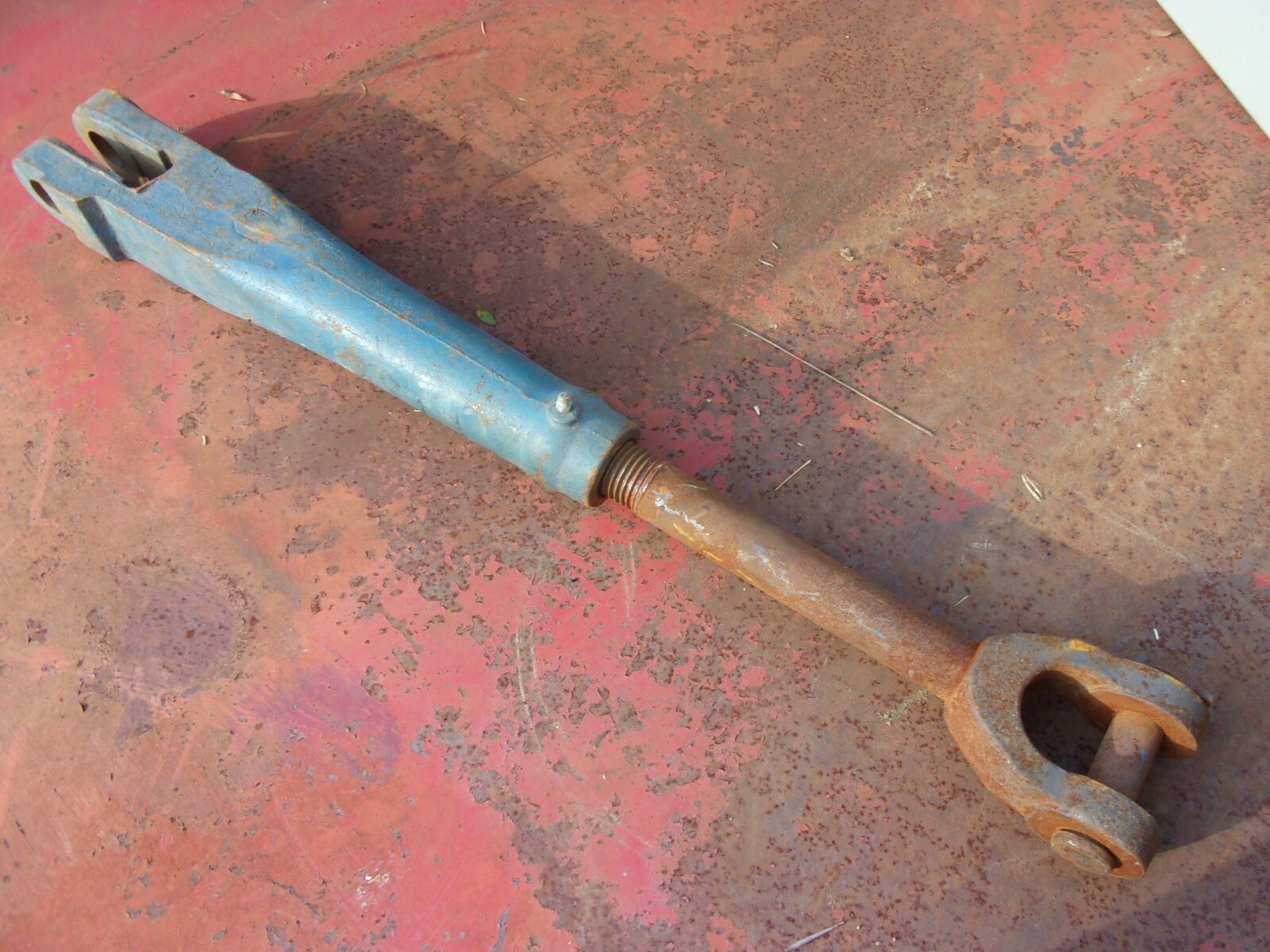 C7NNA935C Hydraulic Level Fork Ford Tractor 5000 5200 5600 5700 5900 6600 6700