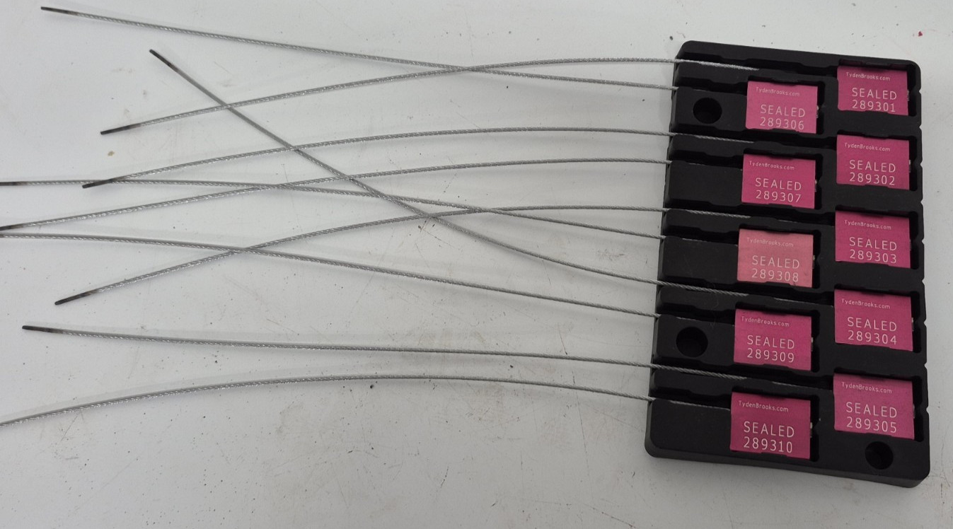 TYDENBROOKS 1061005 FS 35 Cable Seals Pink Lot of 10