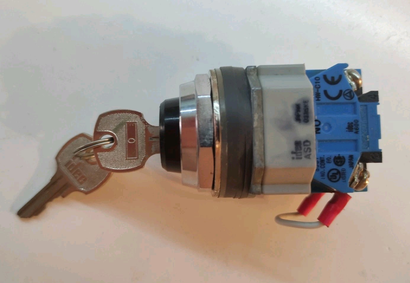 IDEC ASD Keyed Lock Switch, Non- Fixed Left, Non-Fixed Right and Fixed Neutral
