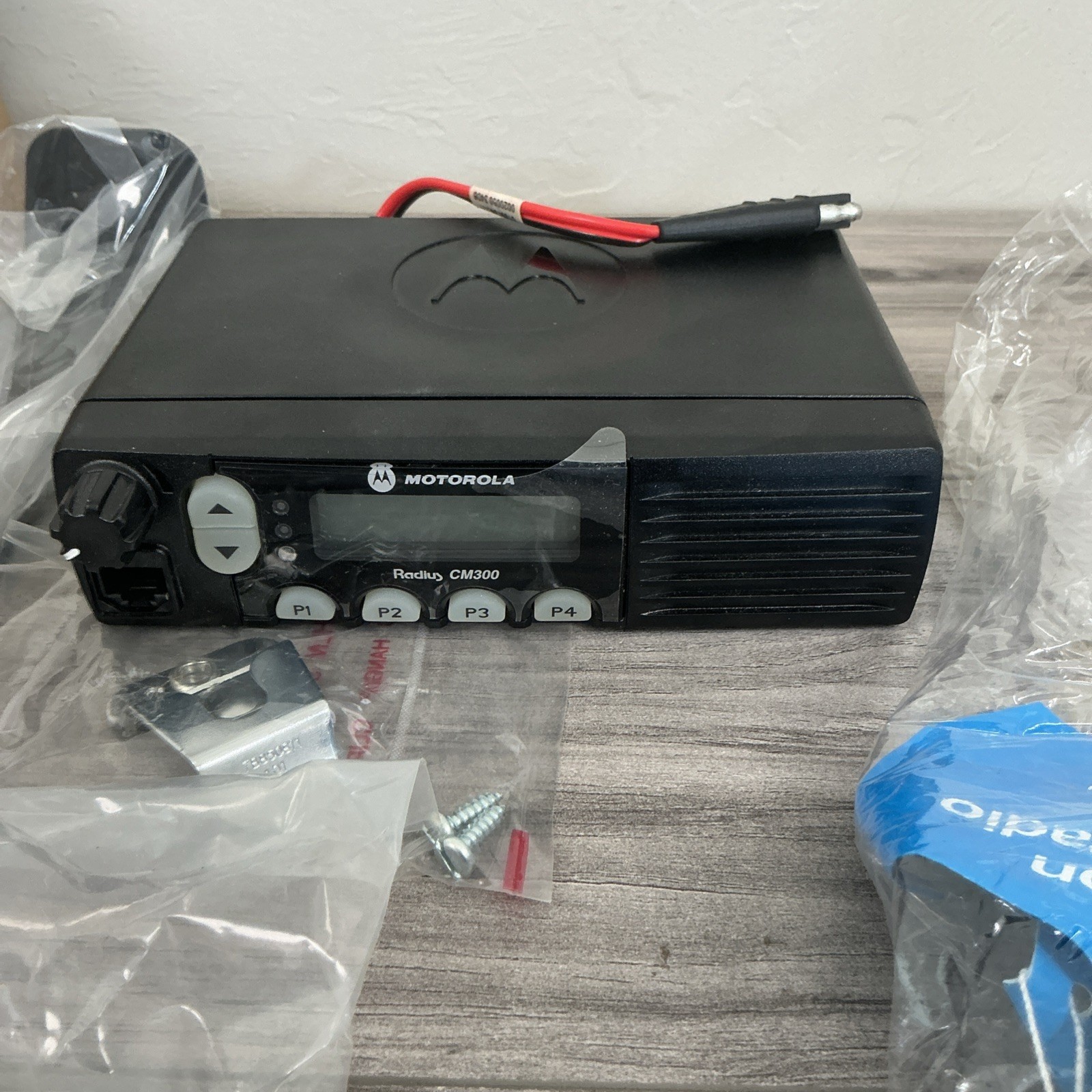 Motorola Radius CM300 146-174 32CH 25-45W – AAM50KQF9AA1AN Two Way Radio