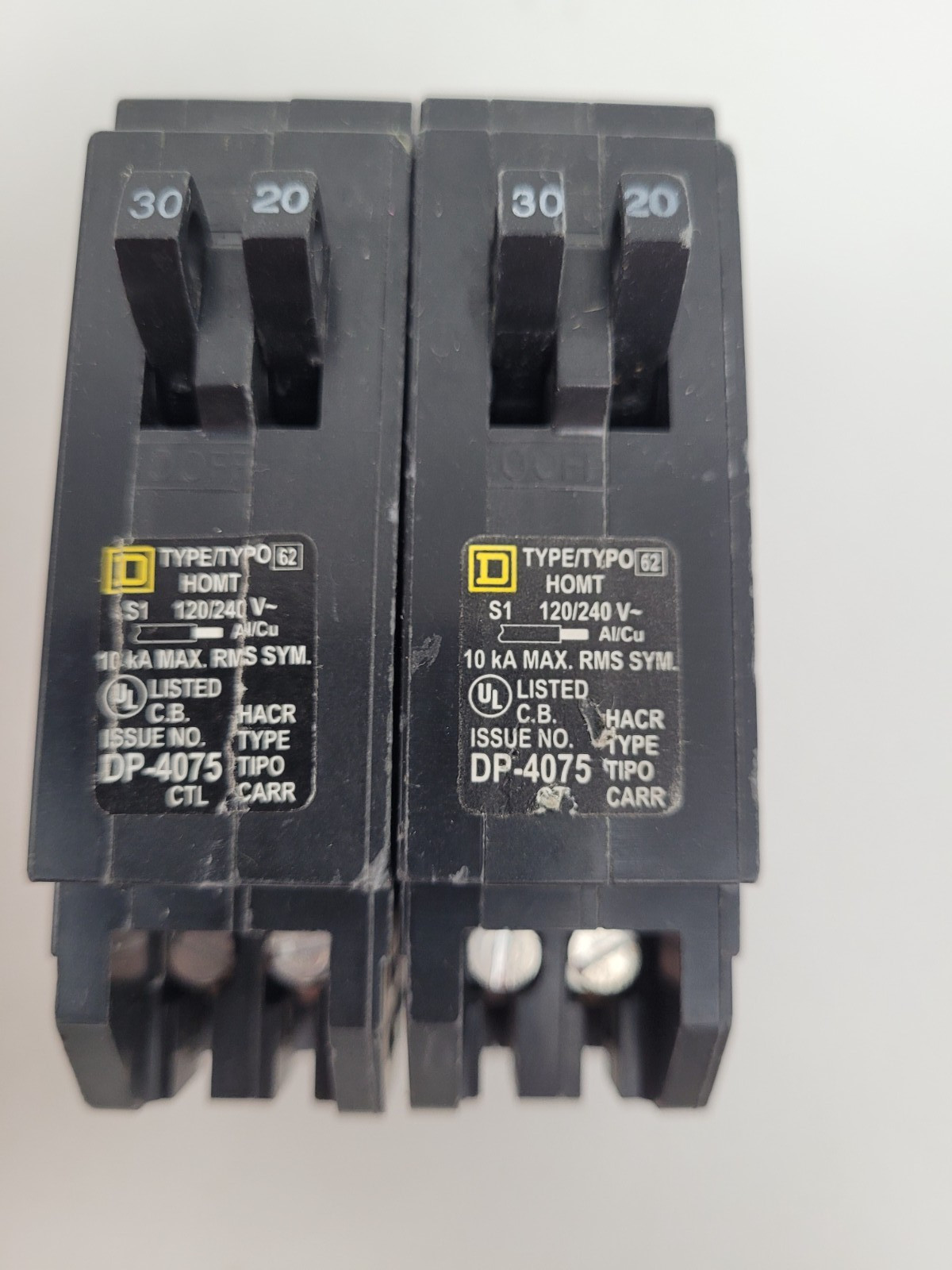 Lot of 2 – HOMT3020 Square D 20 Amp Circuit Breaker – Next Day Option