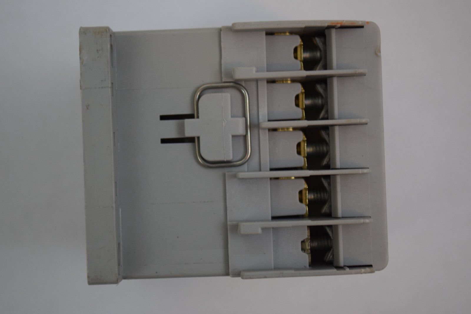 Allen Bradley Contactor 100-K09*10 24VDC Coil – Slight cracked wings