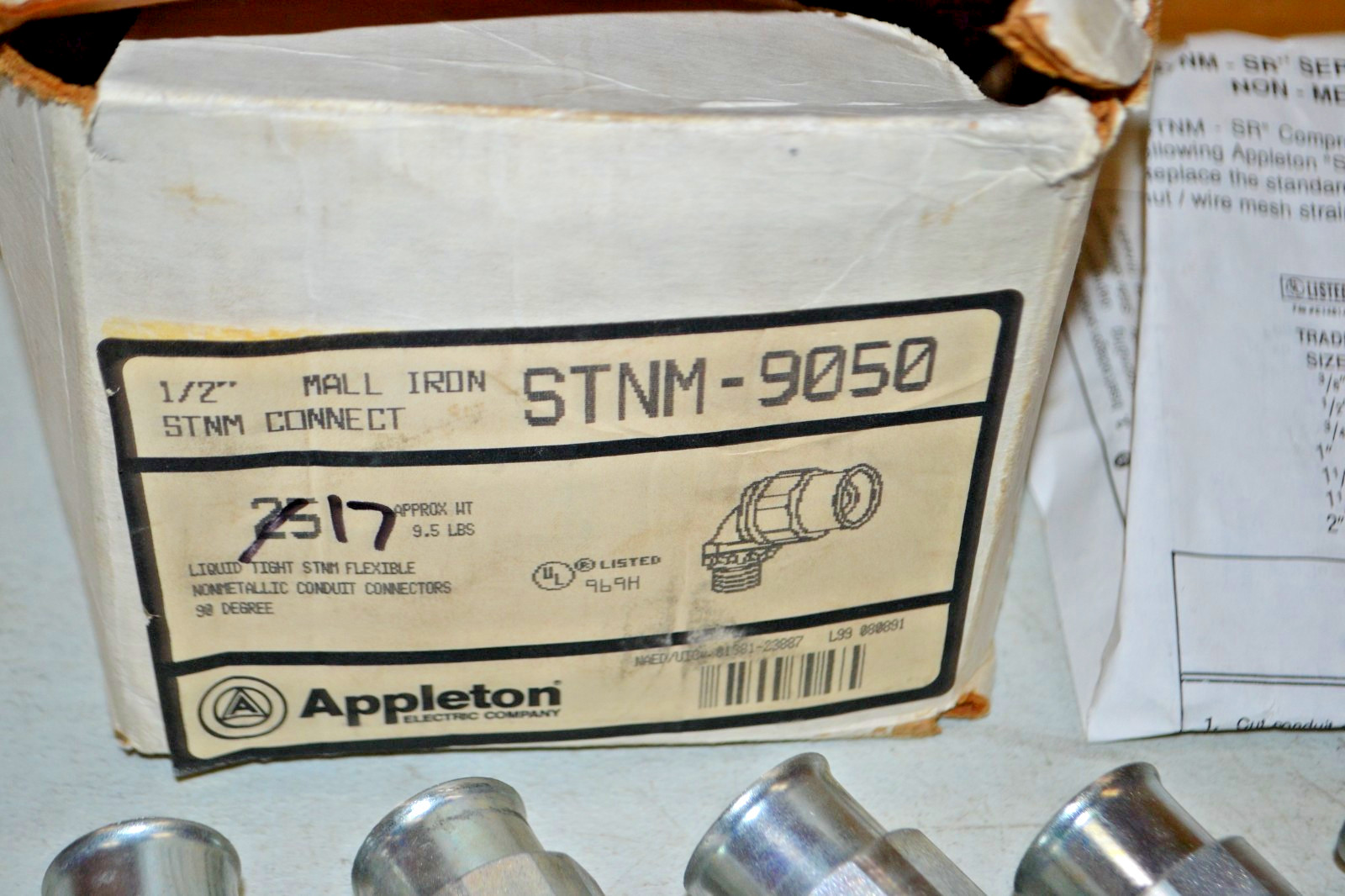 Appleton ~ STNM-9050 ~ Conduit Connector STNM9050 (Pack of 17) ~ NEW