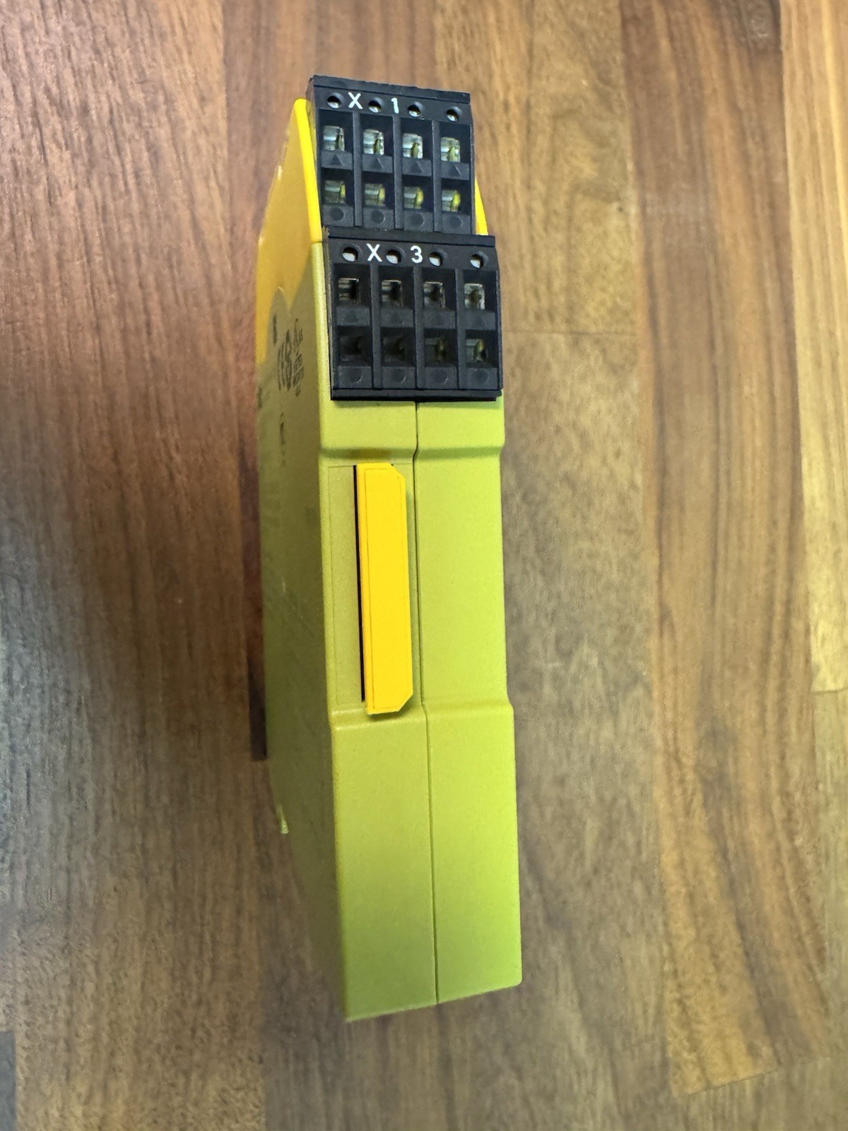 New OEM PILZ Safety Relay 751104 PNOZ S4 C 24VDC 3N/O 1N/C Germany NextDay Air