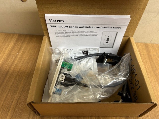 Extron 70-726-63 WPD 110 A HDMI W IR & AUDIO Pass-Through Wallplate HDMI White
