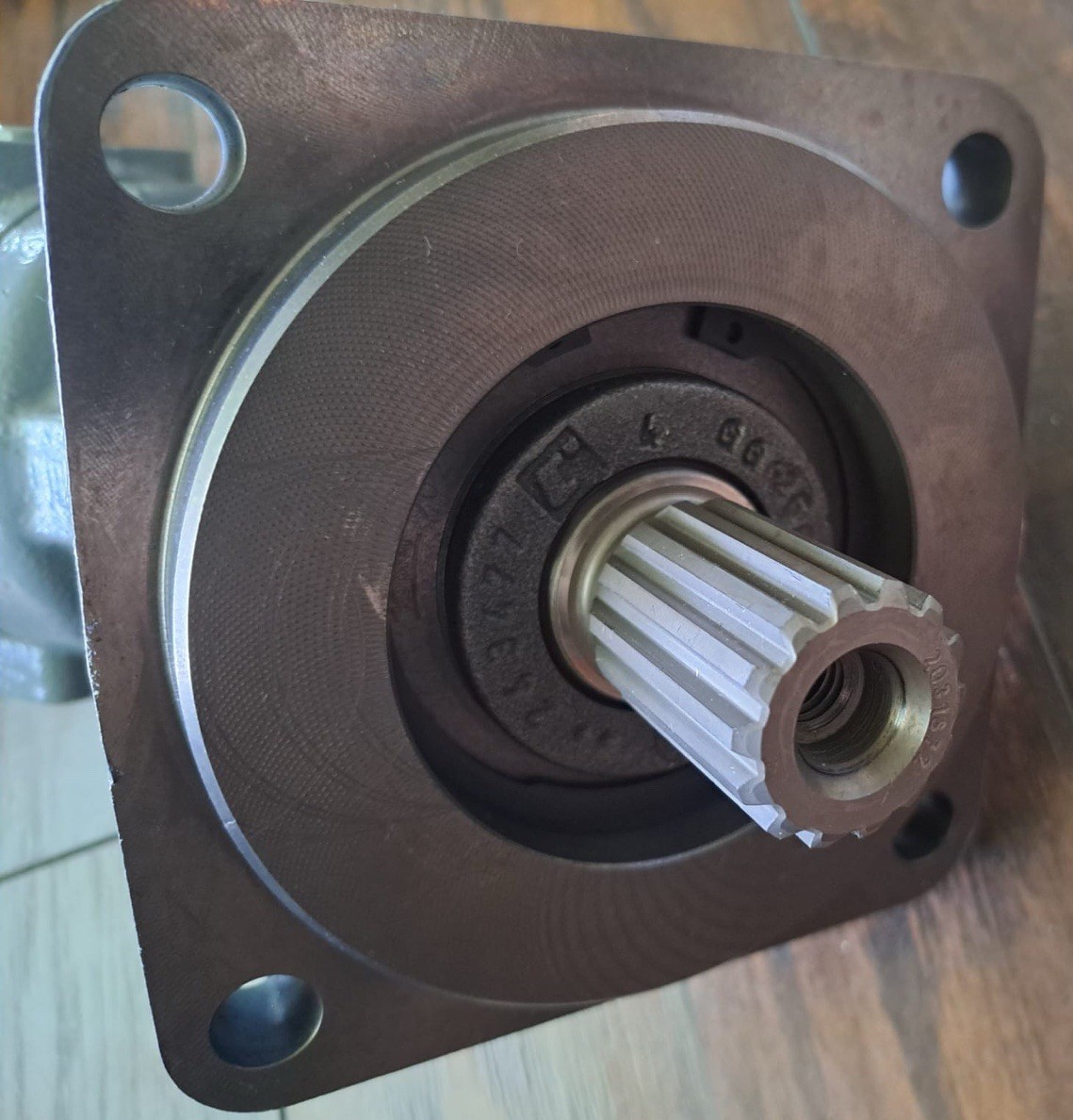 New Rexroth Axial Piston Fixed Motor AA2FM28/61W-VSD540 R902197566 NextDay Air