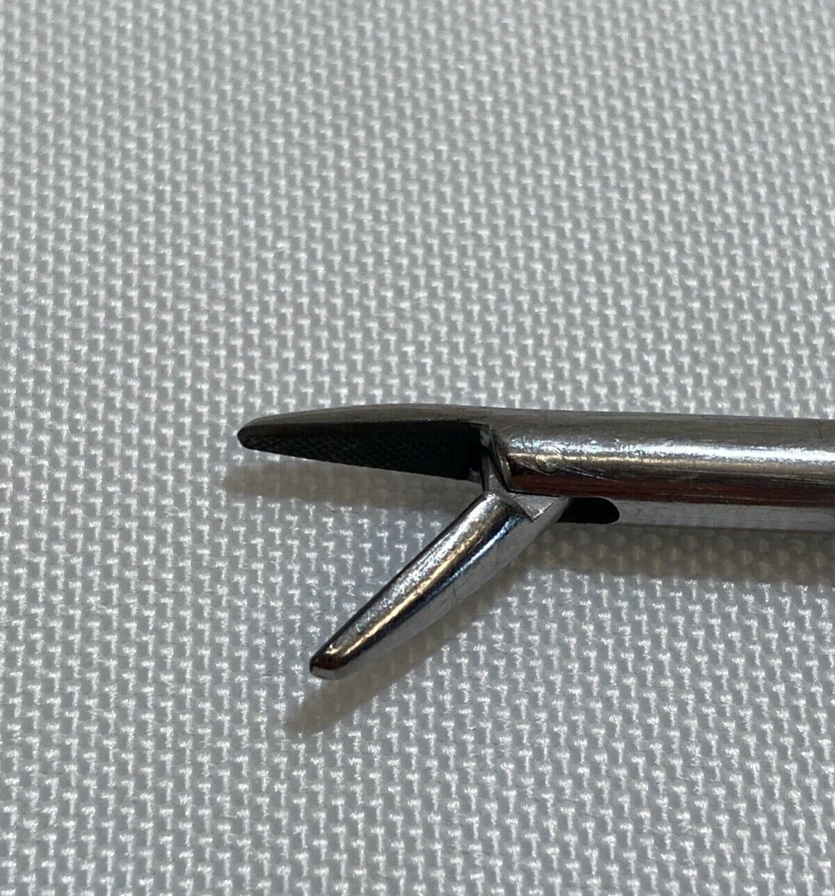 Stainless Steel Self Righting Single Action T/C Jaw Laparoscopic Needle Holder