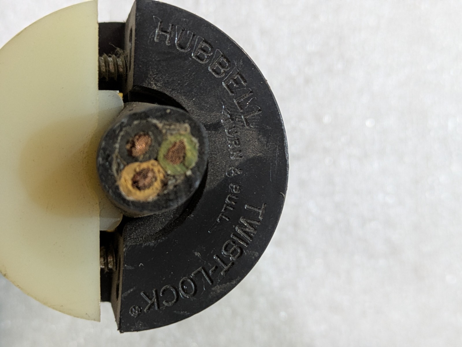 Hubbell HBL2611 Insulgrip Twist-Lock Plug 30A 125V NEMA L5-30P 2-Pole 3-Wire OEM