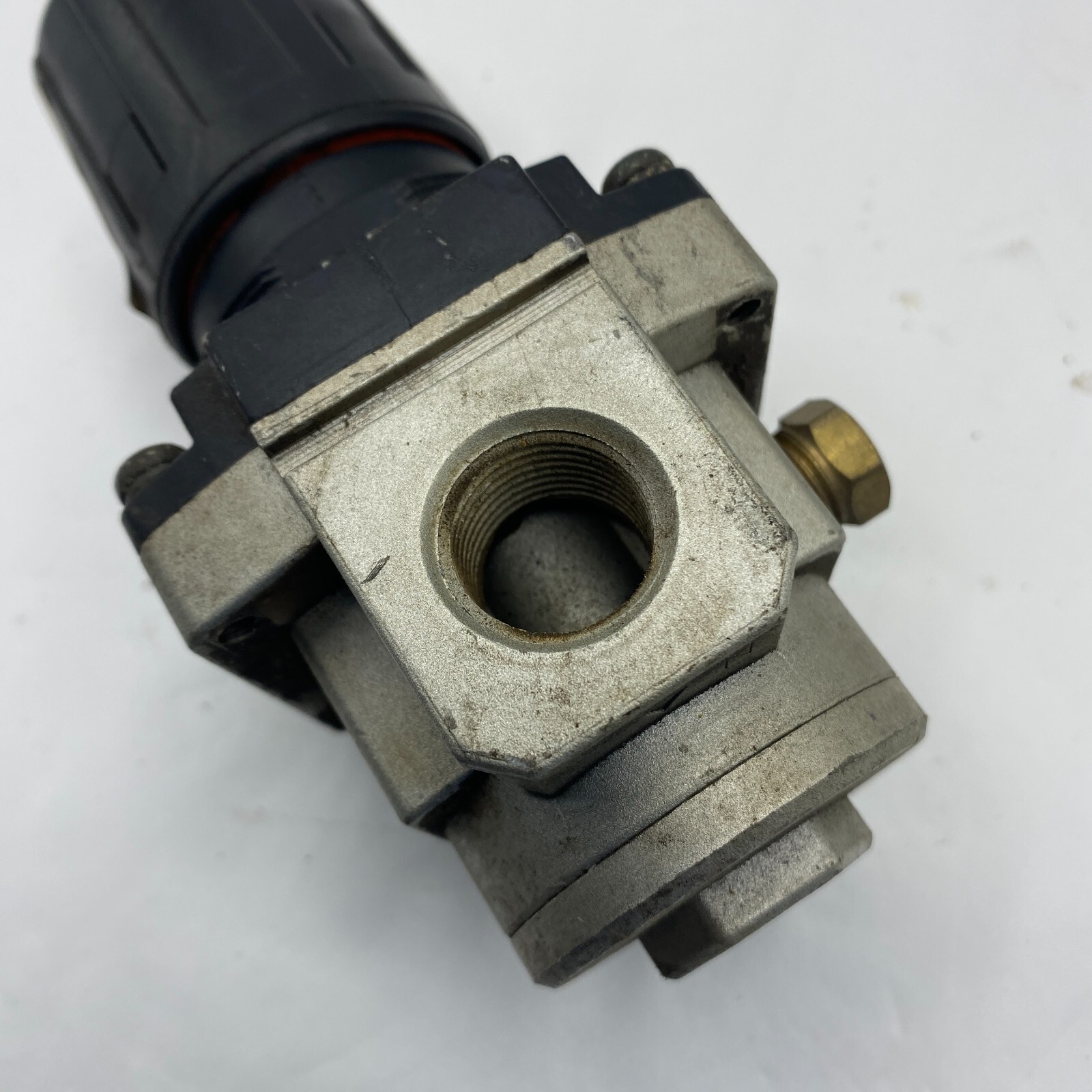 SMC NAR4000-N04 PNEUMATIC PRESSURE REGULATOR 0.05 – 0.85MPa NAR4000N04🔔