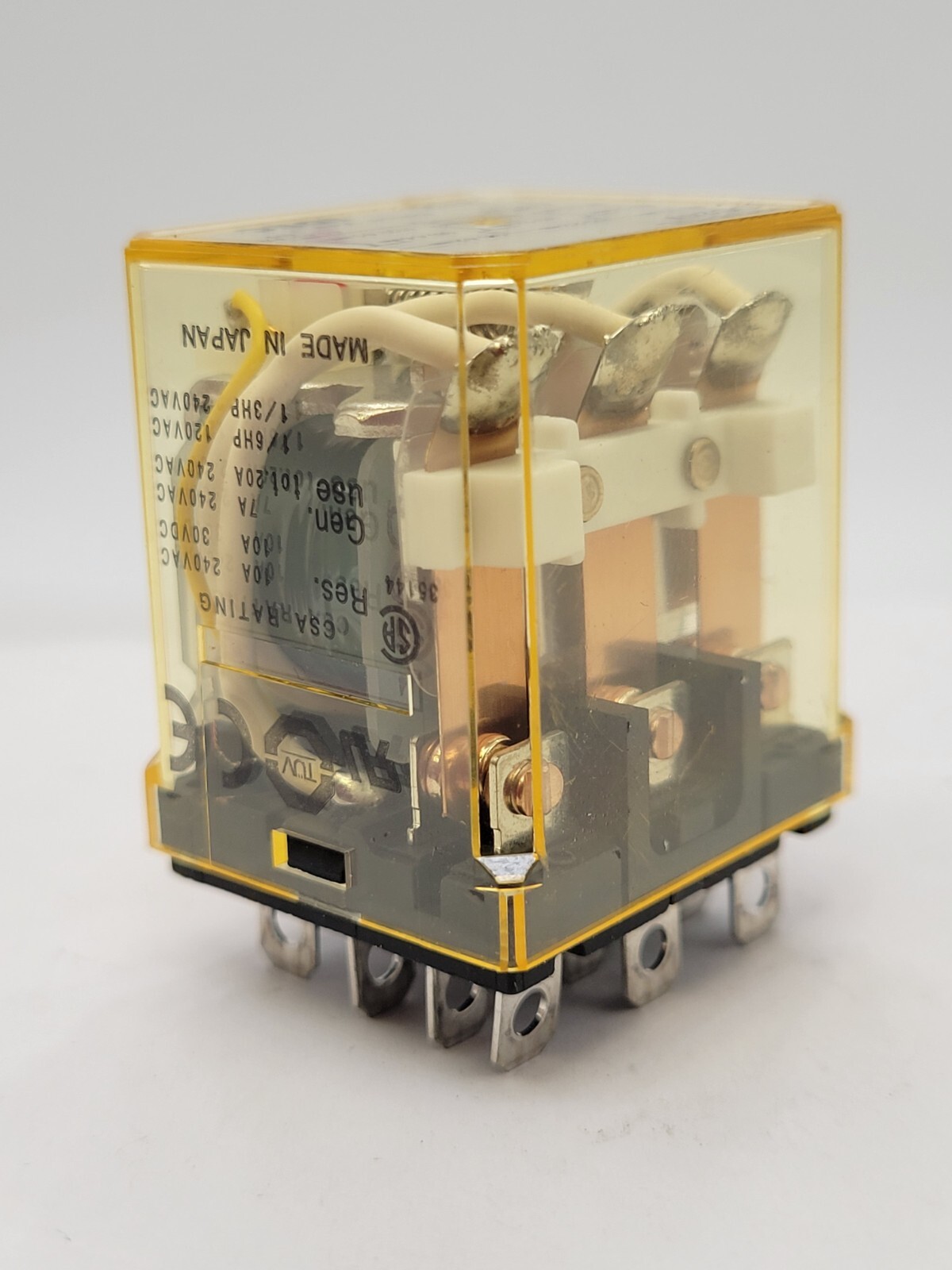 IDEC RH3B-UL Relay Plug-in Mount 3PDT 10A 240V Coil 24VDC 11-Pin Blade Terminal