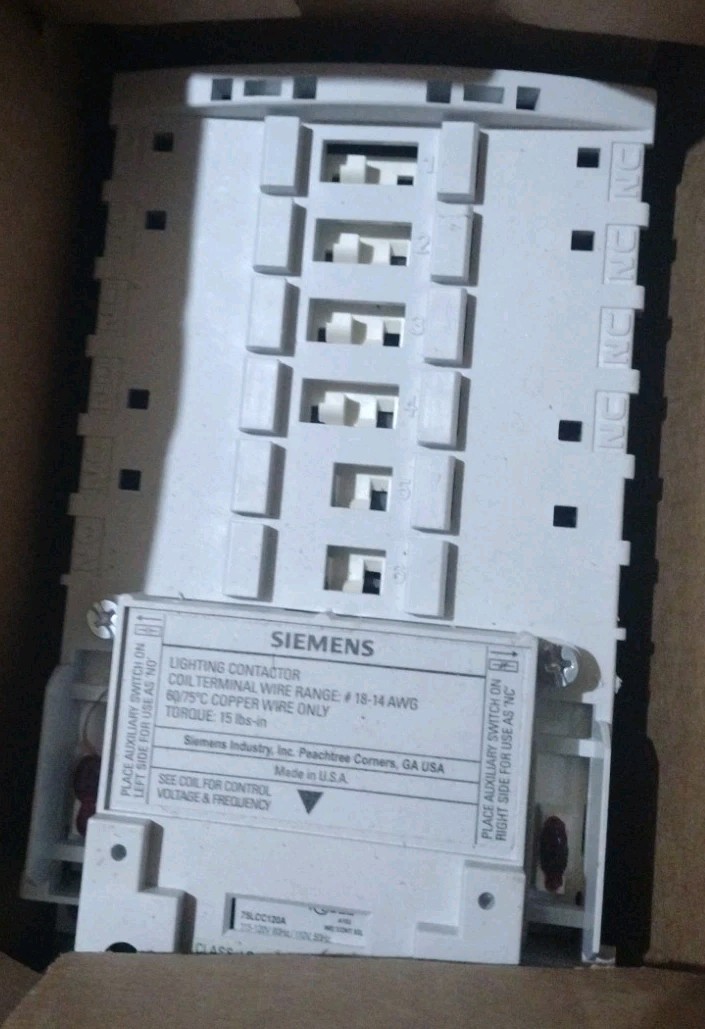 Siemens Electrically Held Lighting Contactor LCE00C101120A 30A 115-120V 2P DIN