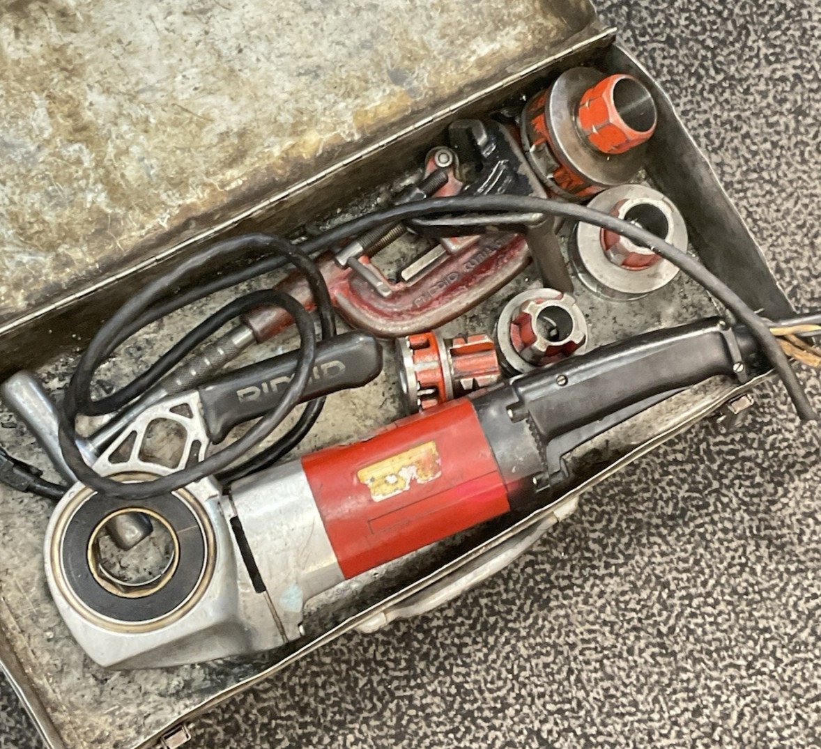 RIDGID 600 Hand-Held Electric Pipe Threader Die Head With DieS NEEDS NEW CORD