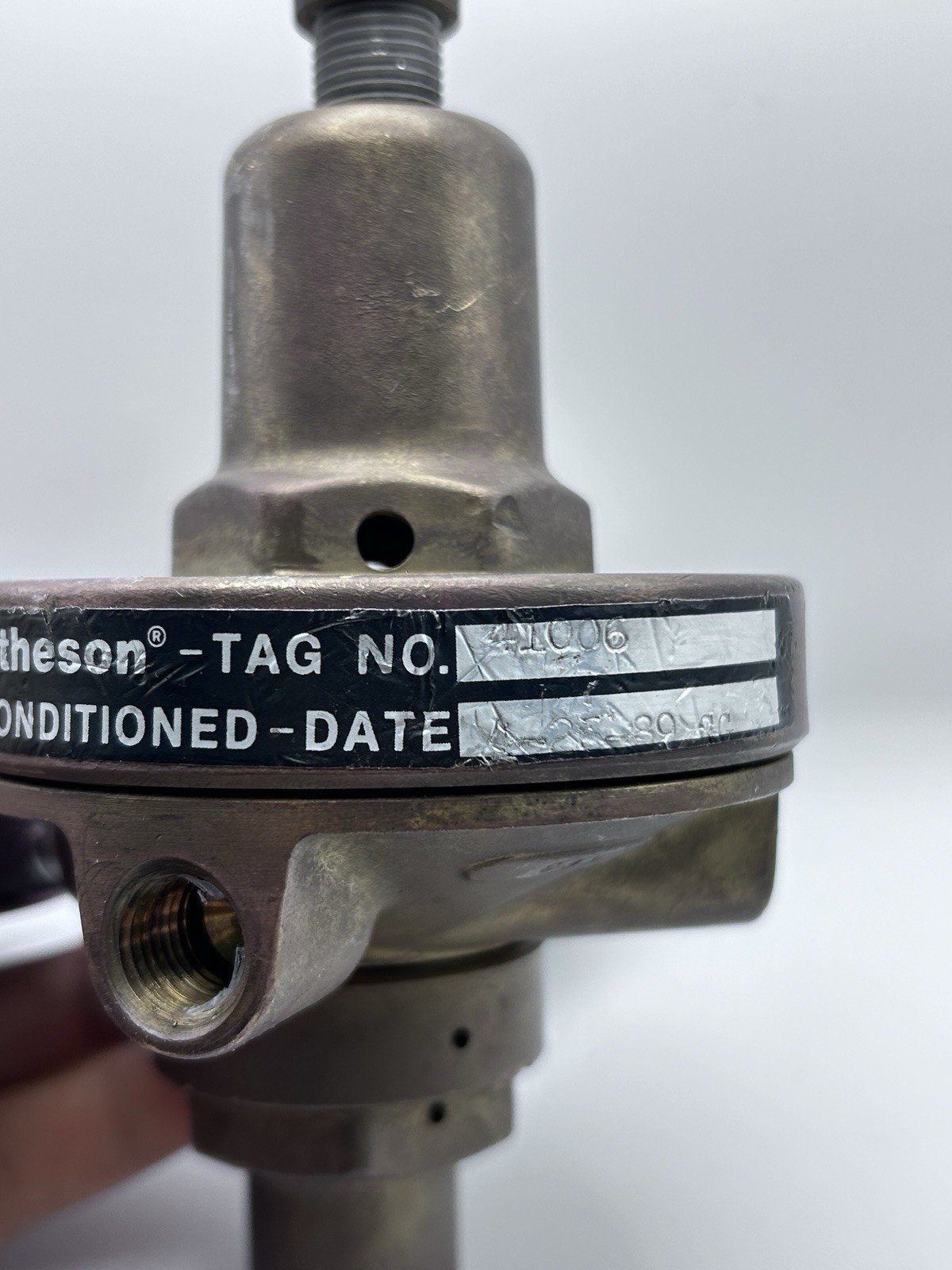Matheson Dual Gauge Gas Pressure Regulator 100 / 3000 PSI K63 Made In The USA