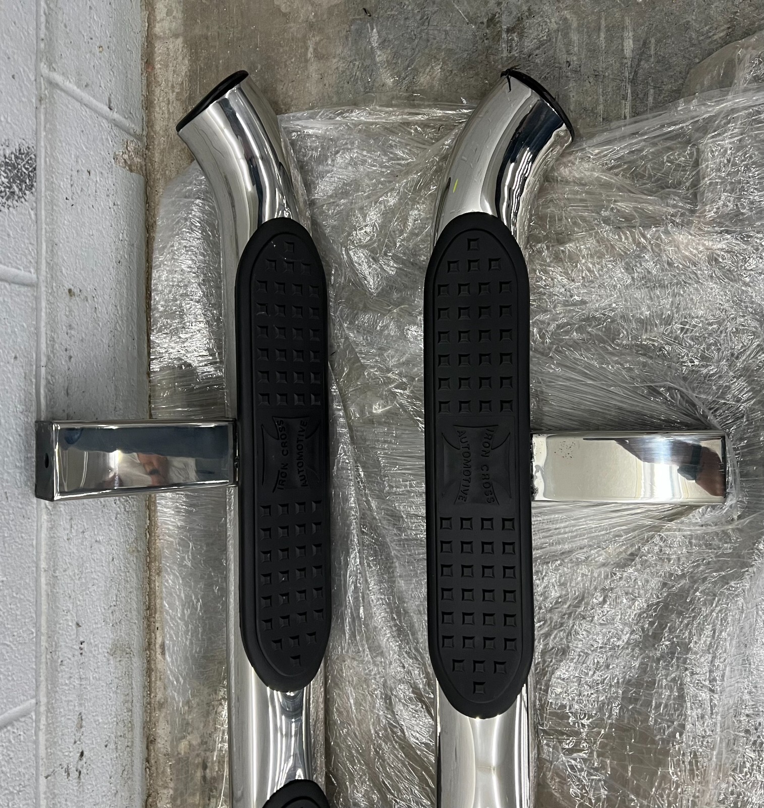 IRON CROSS 4″TUBE STEPS 42-526 COMPATIBLE WITH 2004-2013 CHEVROLET 1500 CREW CAB
