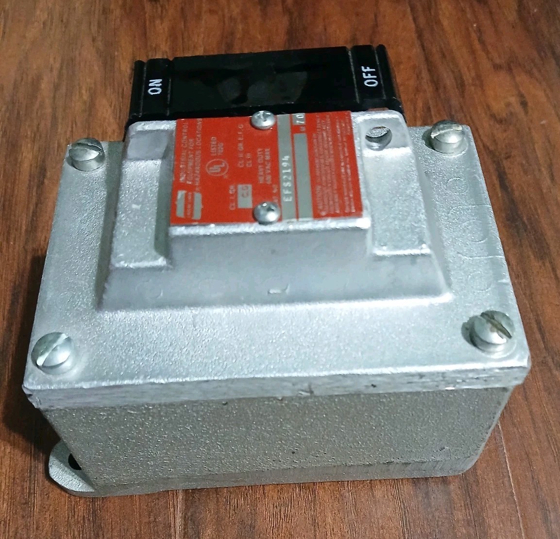 Crouse-Hinds EFS2194 Explosion Proof Tumbler Switch Condulet 3/4 EDS-271 New