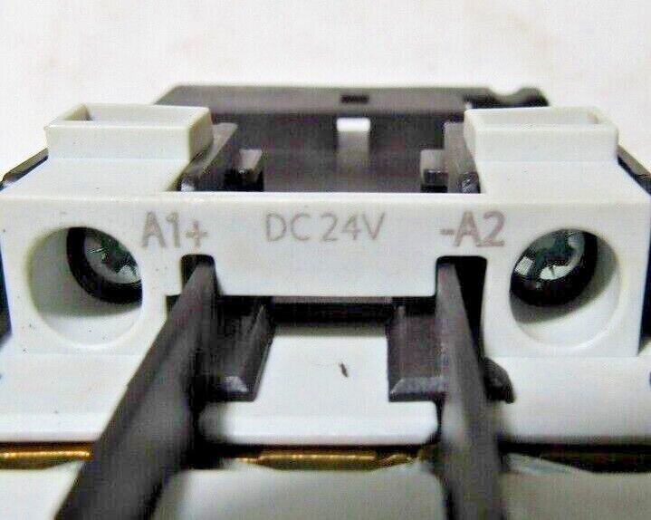 ✌ SIEMENS CONTACTOR 3RT1024-1B 600V 35 AMP 10 HP 3Ø COIL 24VDC